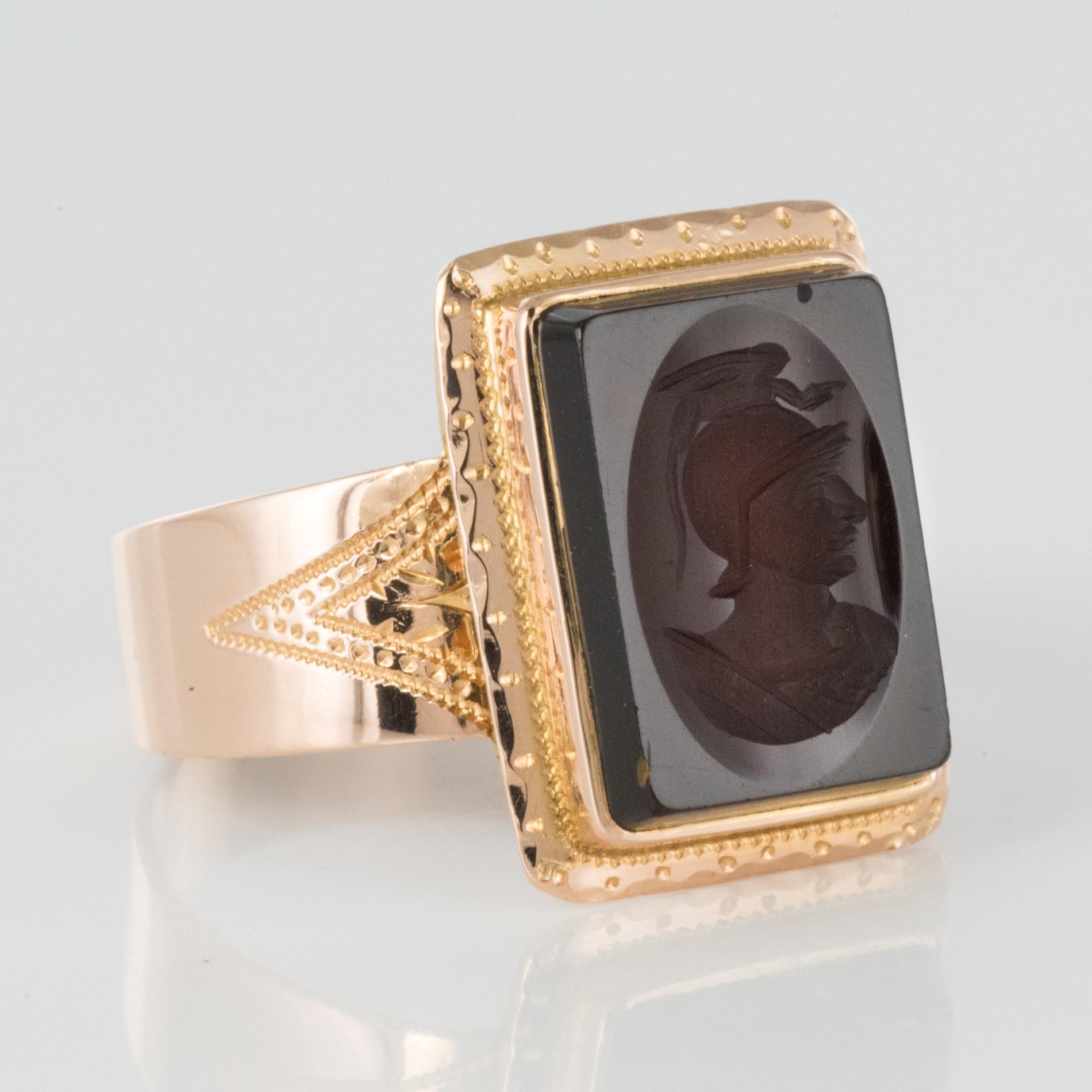 French Napoleon Third 19th Century Carnelian Intaglio Gold Signet Ring In Good Condition In Poitiers, FR