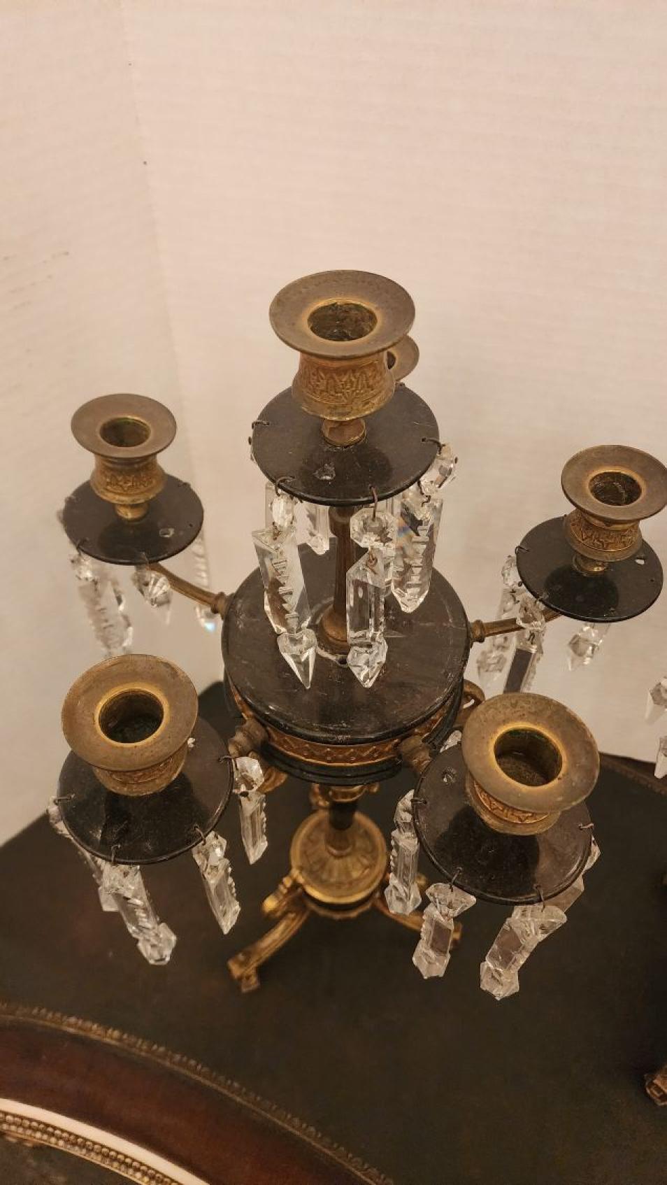 XIX secolo Coppia di candelabri francesi Napoleone in bronzo in vendita