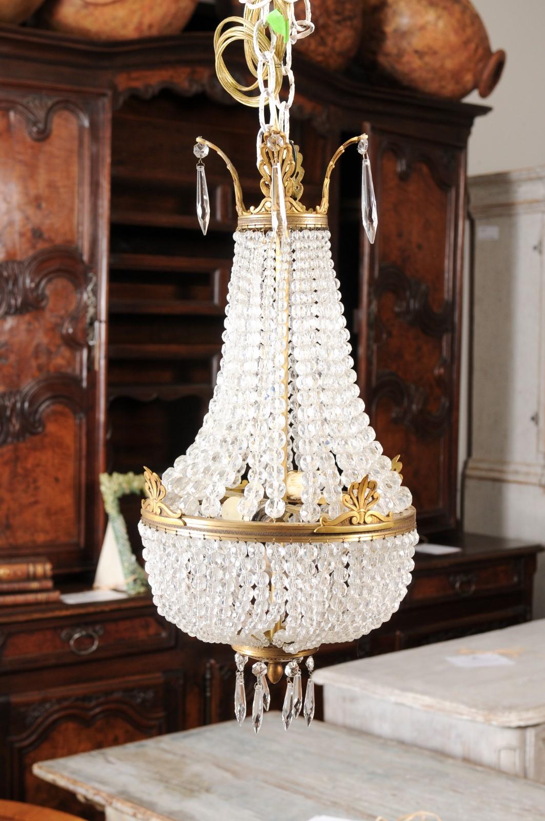 French Napoléon III 1850s Montgolfière Crystal and Brass Two-Light Chandelier For Sale 5