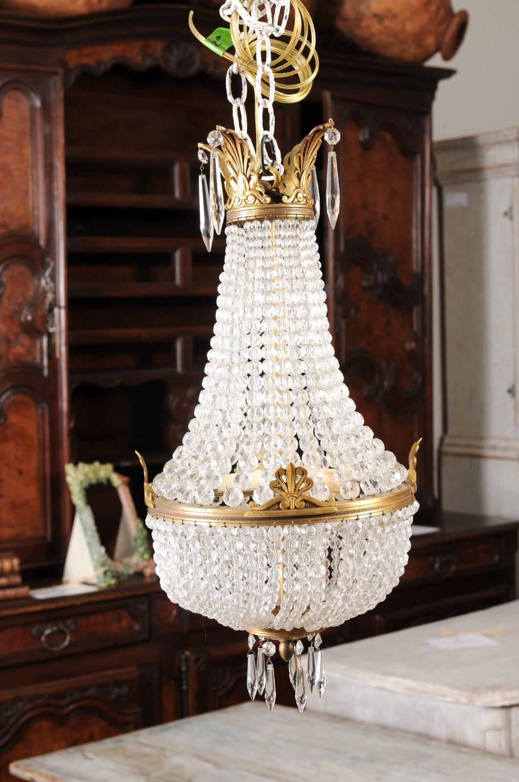 French Napoléon III 1850s Montgolfière Crystal and Brass Two-Light Chandelier For Sale 2