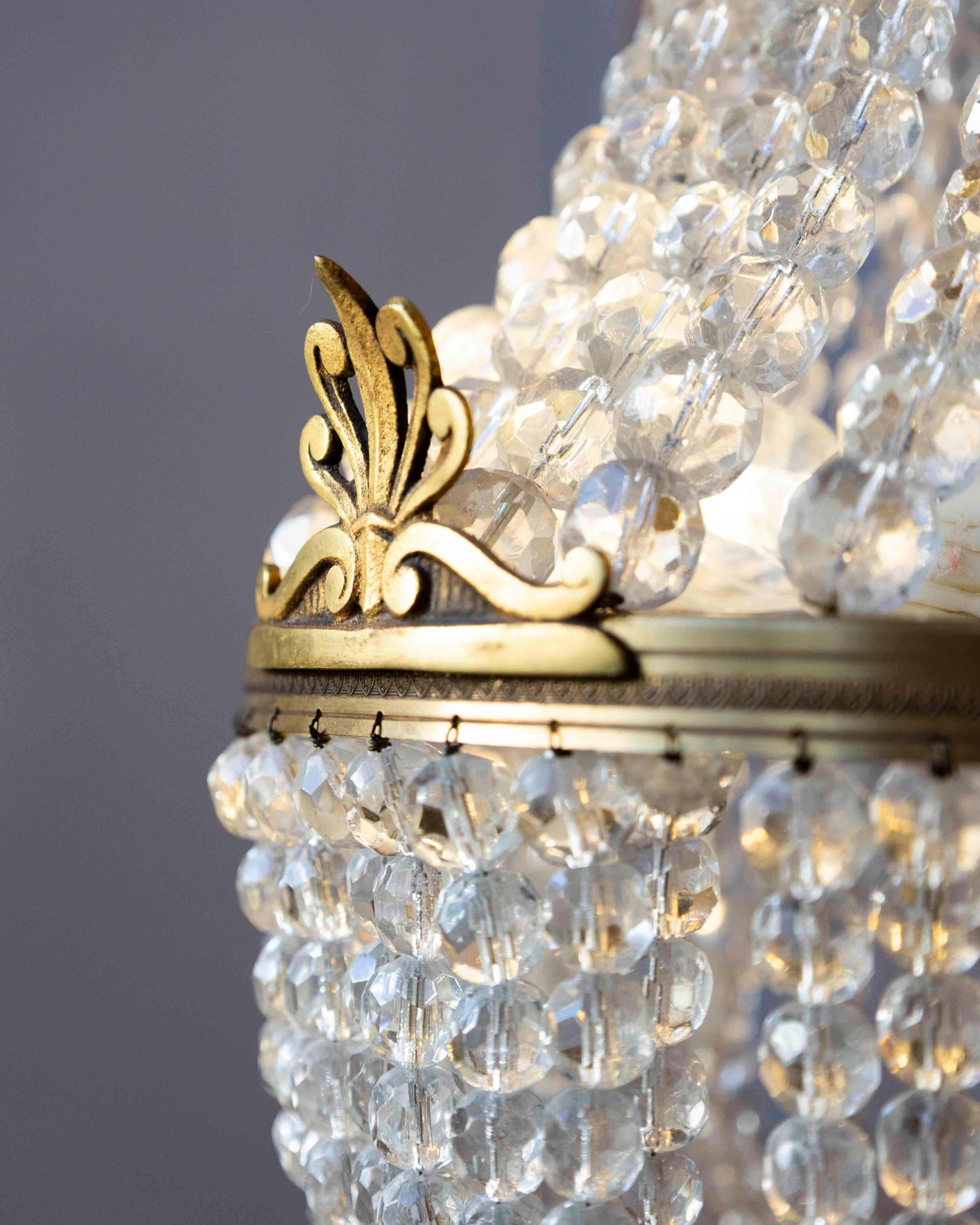 Araña francesa de dos luces de cristal y latón Montgolfière Napoléon III de la década de 1850 Francés en venta