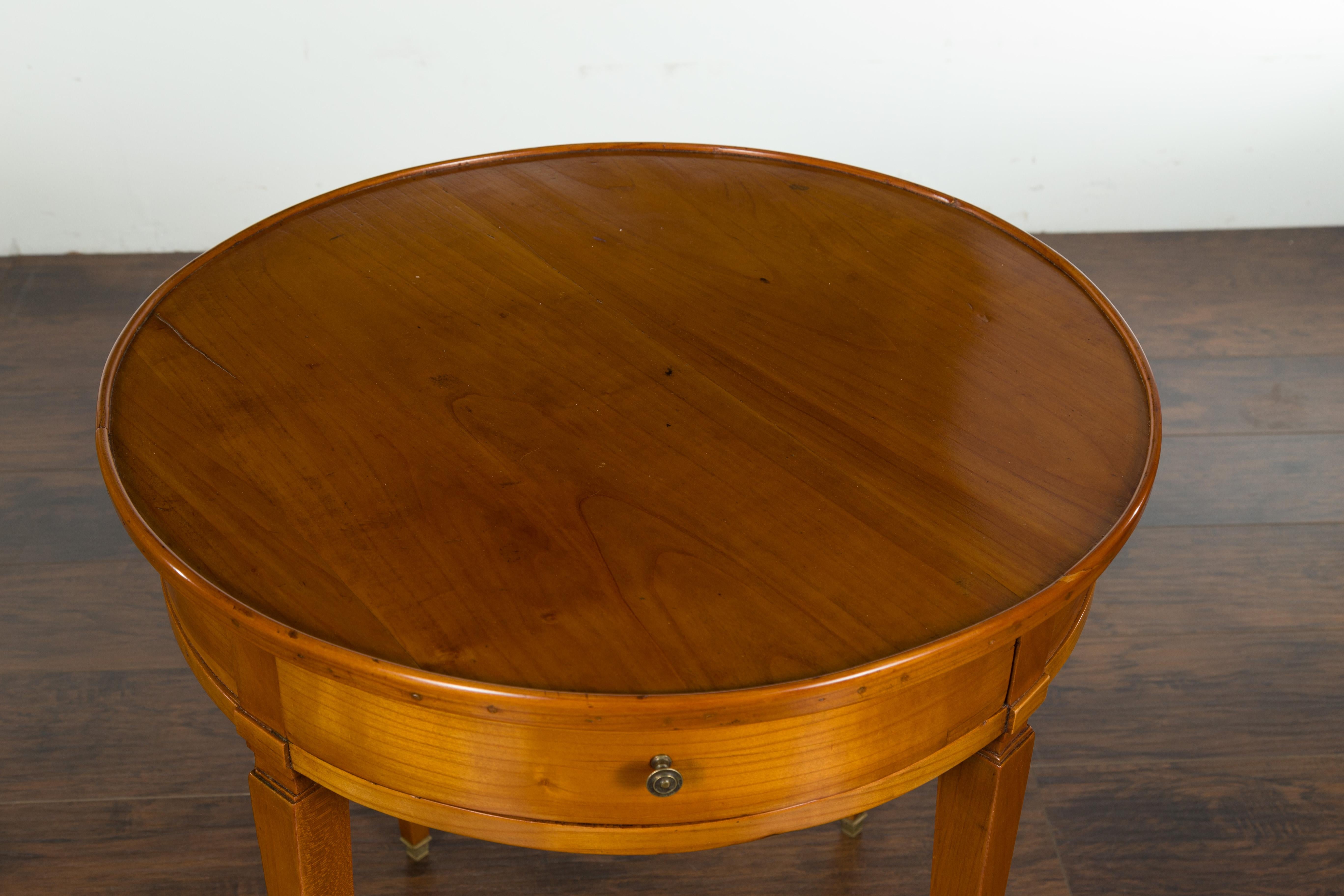 Napoleon III French Napoléon III 1850s Walnut Side Table with Single Drawer and Tapered Legs For Sale