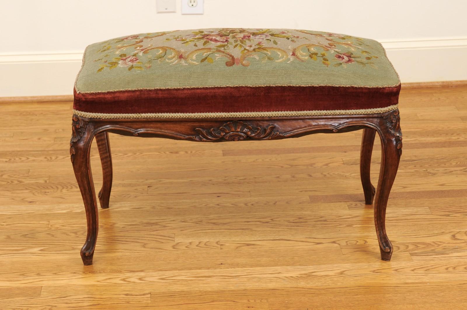 French Napoléon III 1860s Walnut Banquette with Original Needlepoint Tapestry 3