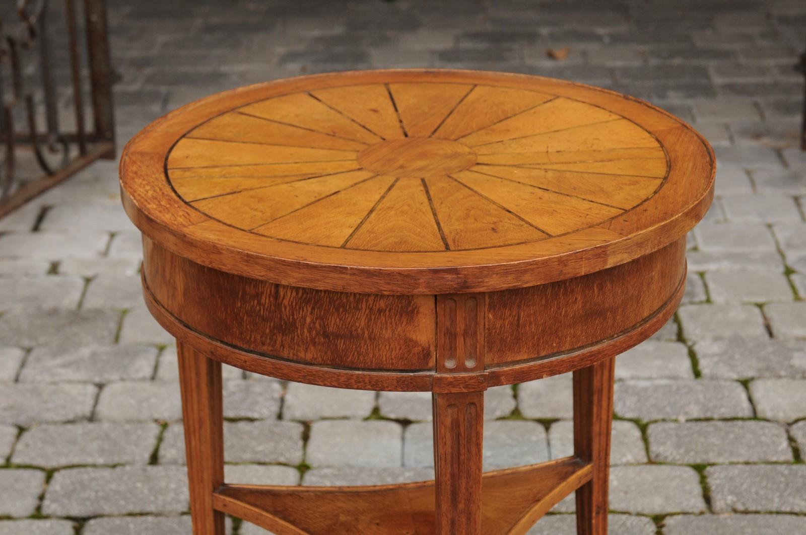 French Napoleon III 1860s Walnut Guéridon Side Table with Radiating Veneer For Sale 9