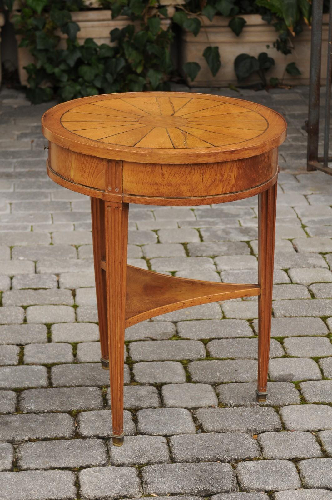 French Napoleon III 1860s Walnut Guéridon Side Table with Radiating Veneer For Sale 10