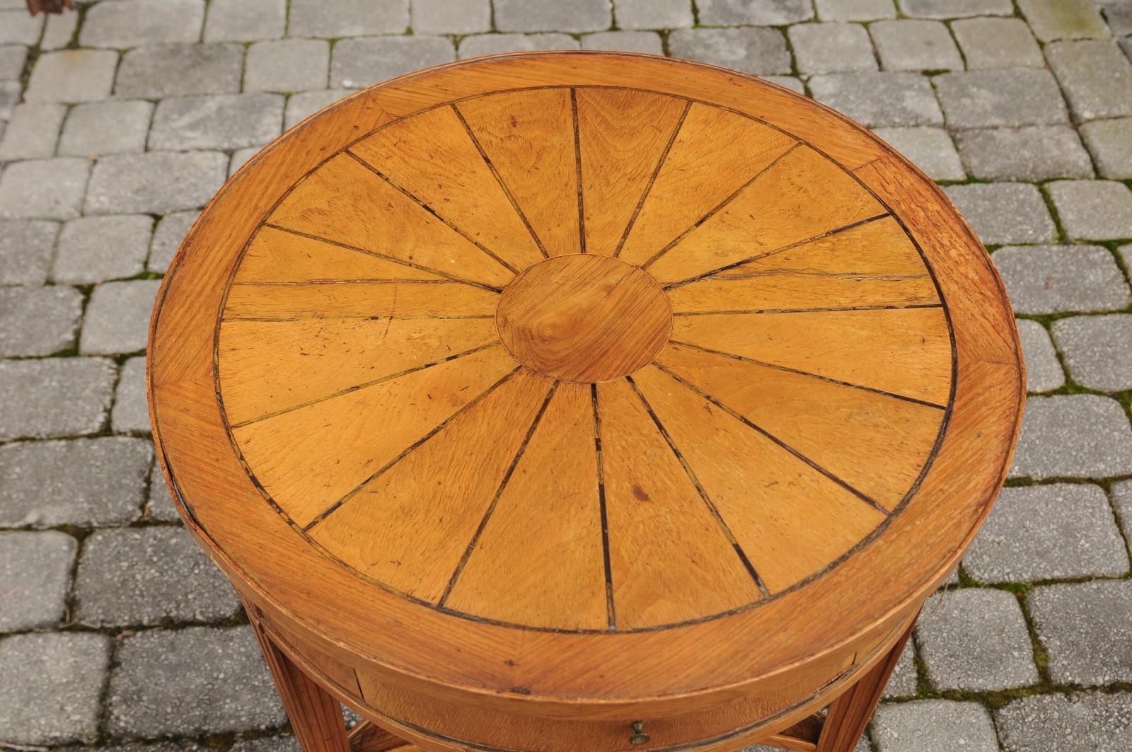 French Napoleon III 1860s Walnut Guéridon Side Table with Radiating Veneer For Sale 2