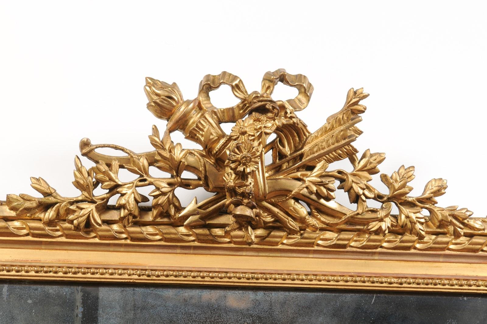Miroir français Napoléon III 1870s en bois doré sculpté avec trophée de chasse en vente 2