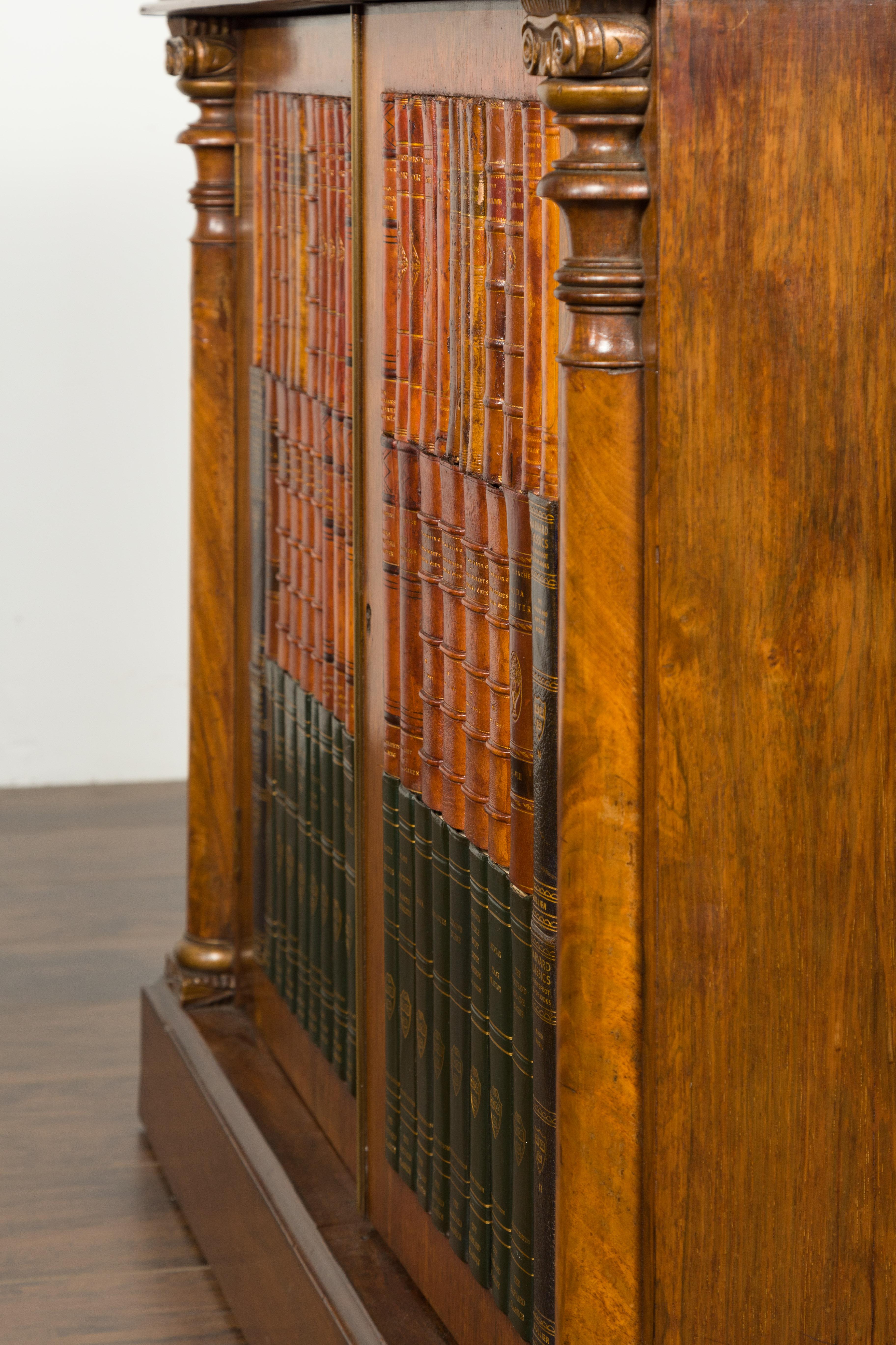 Credenza in palissandro finto libro francese Napoléon III del 1870 con mezze colonne ioniche in vendita 9