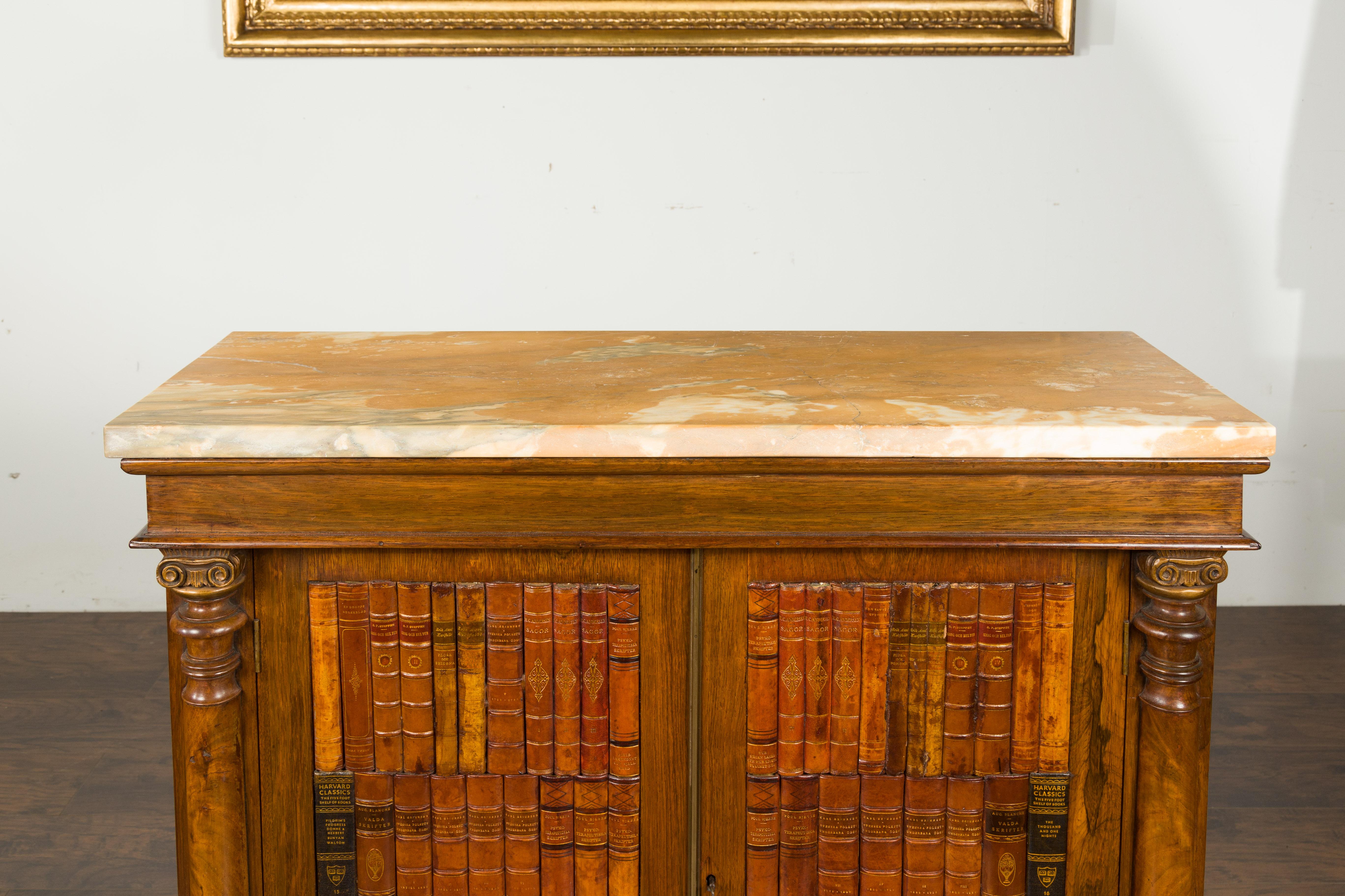 Credenza in palissandro finto libro francese Napoléon III del 1870 con mezze colonne ioniche in vendita 2
