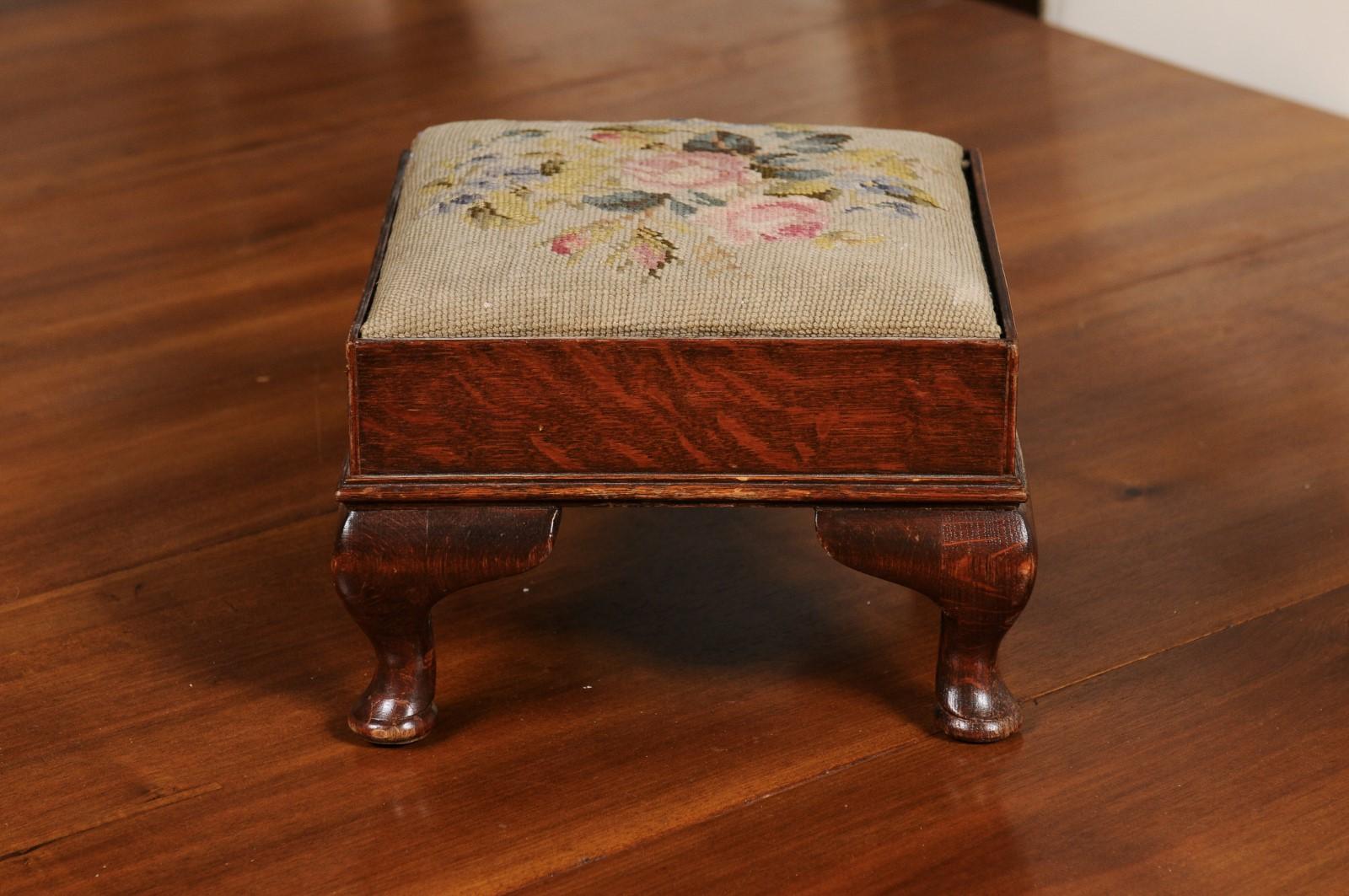 French Napoleon III 1870s Petite Footstool with Floral Needlepoint Upholstery 4