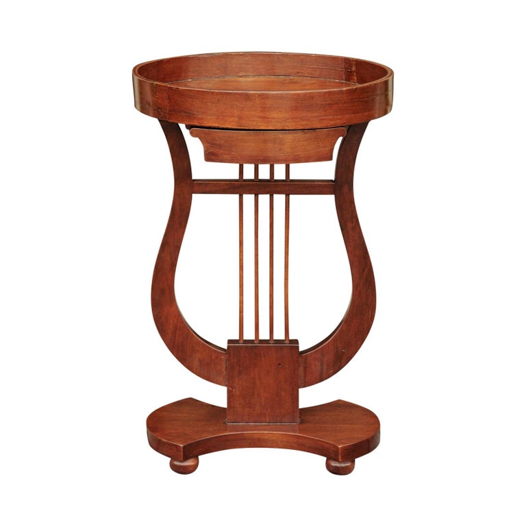 French Napoleon III 1870s Walnut Guéridon Side Table with Lyre Base and