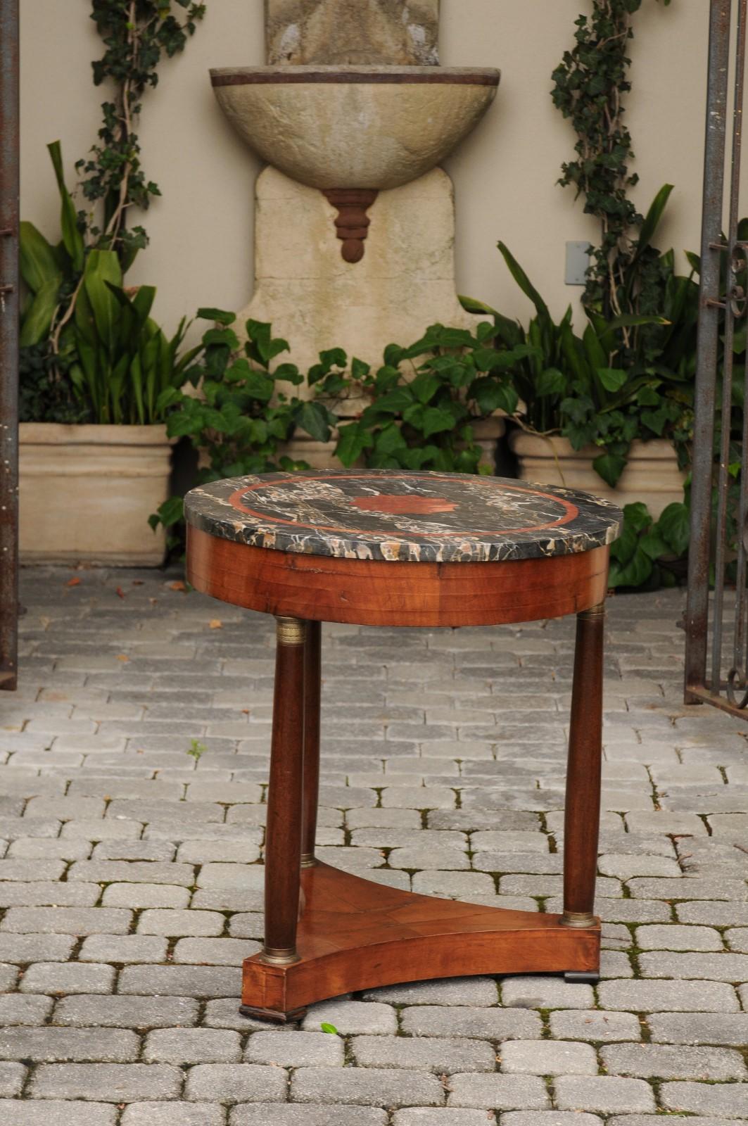 French Napoleon III 1870s Walnut Table with Marble Top and Bronze Capitals For Sale 4