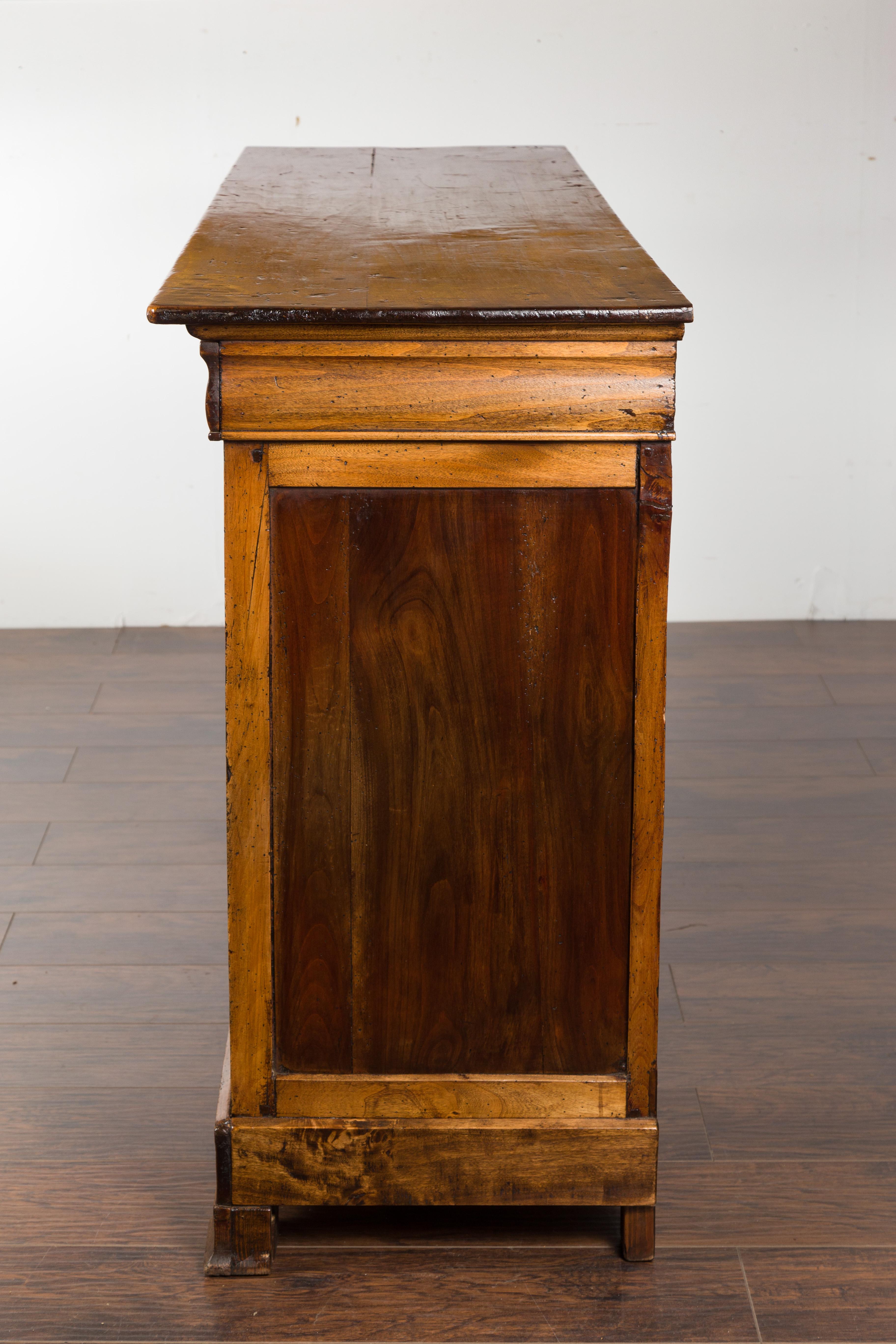 French Napoléon III 1880s Walnut Enfilade with Three Drawers over Three Doors 11