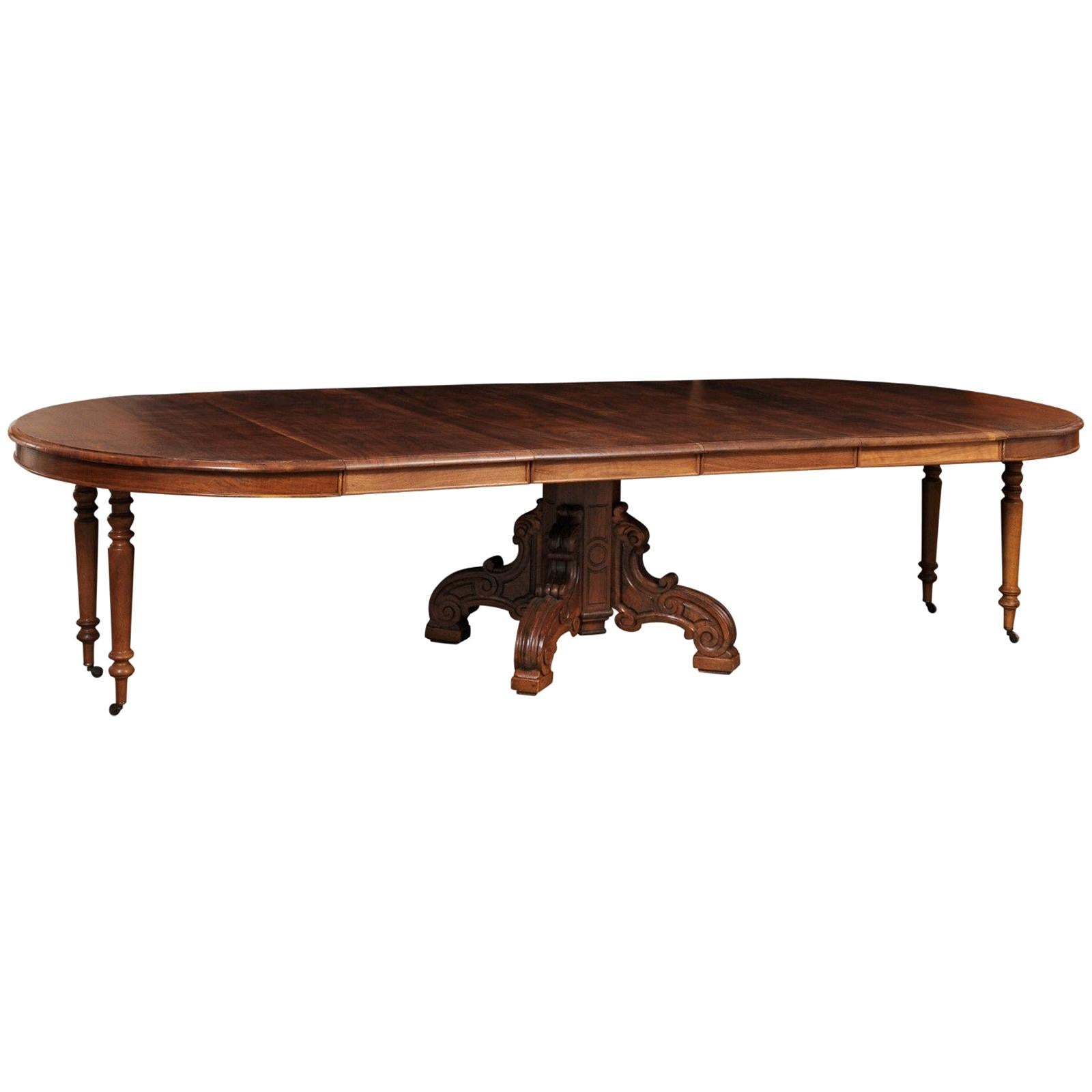 French Napoleon III 1880s Walnut Extension Dining Table with Four Leaves For Sale