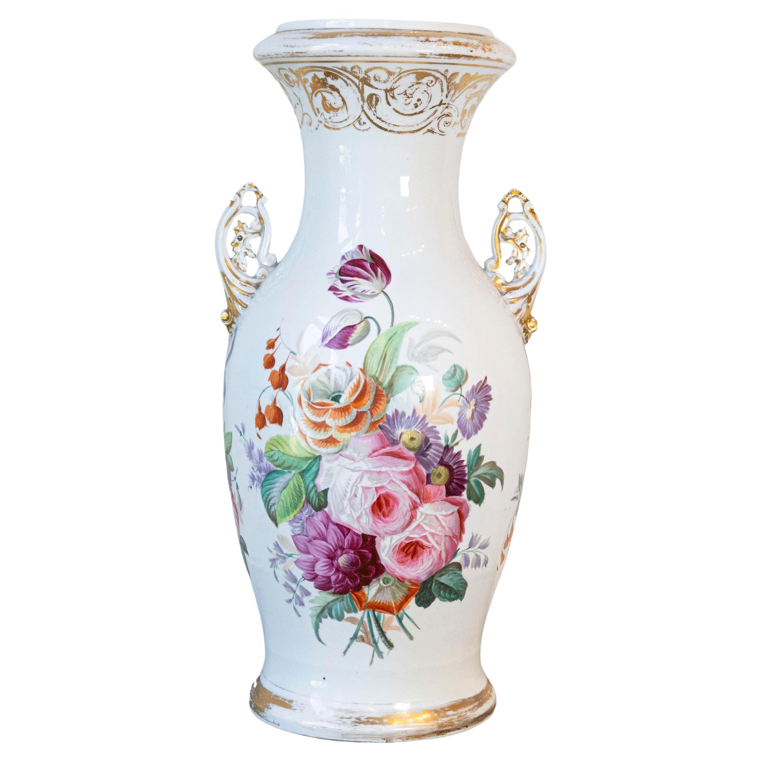 Jarrón de porcelana francesa Napoleón III del siglo XIX pintado a mano con decoración floral