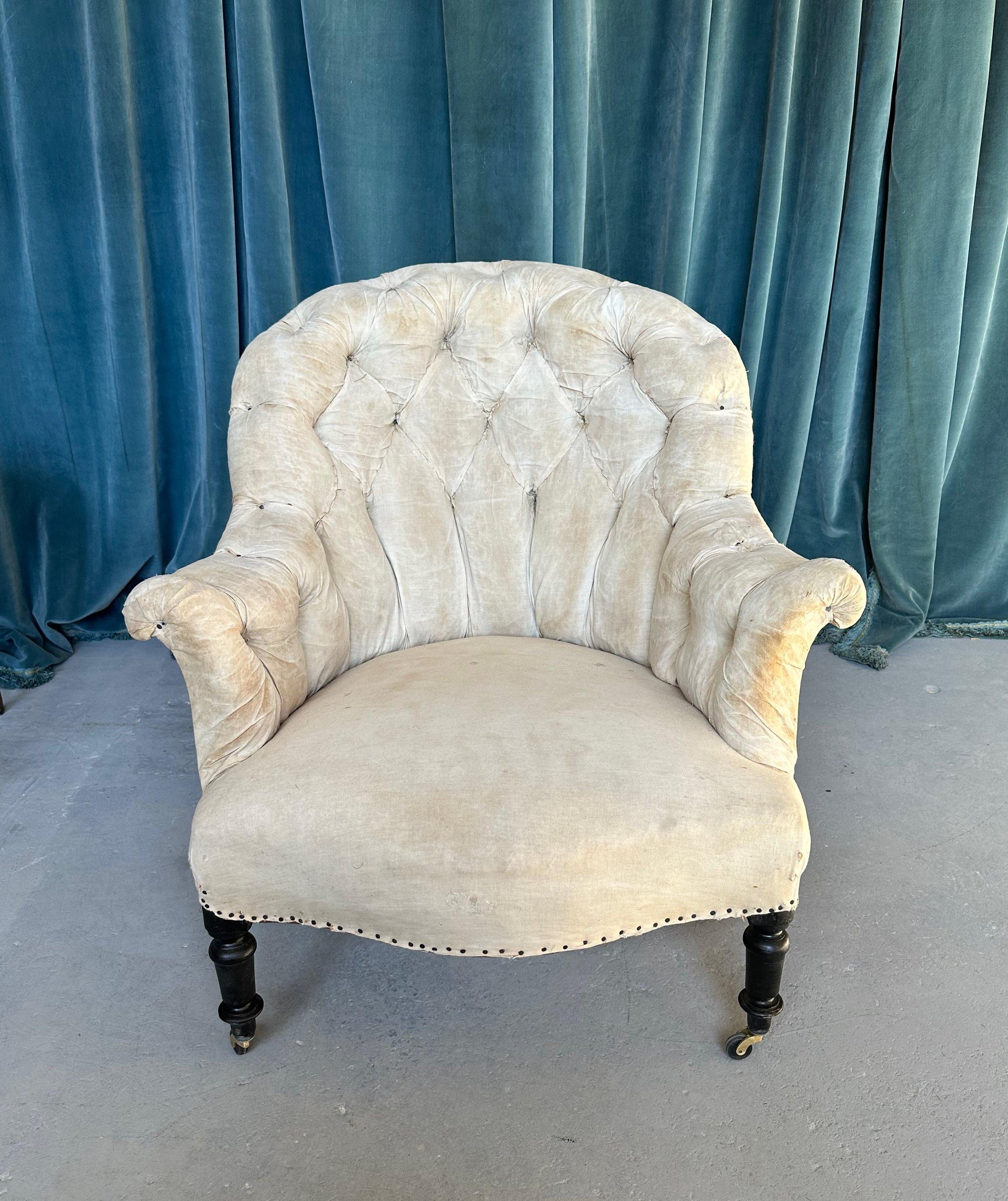 19th Century French Napoleon III Armchair with Tufted Back For Sale