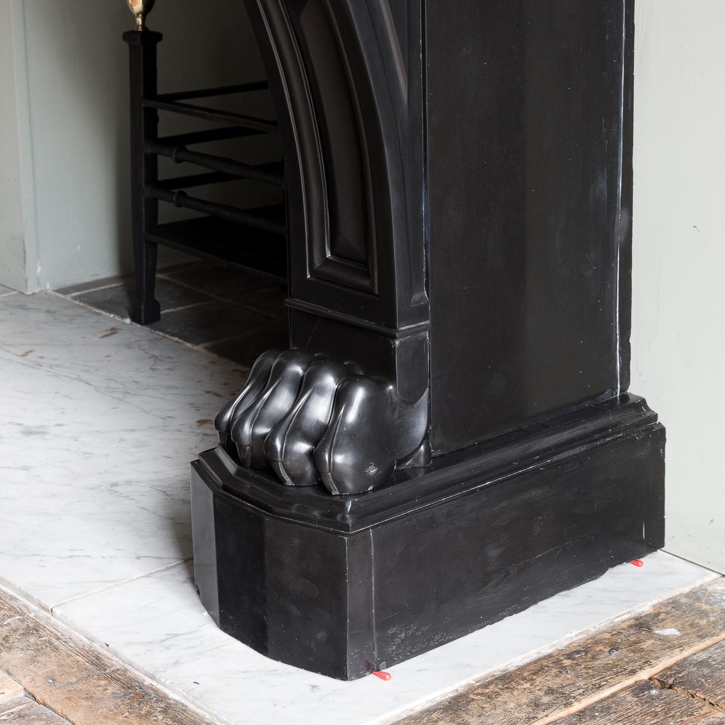 Cheminée française Napoléon III en marbre noir de Belgique 9