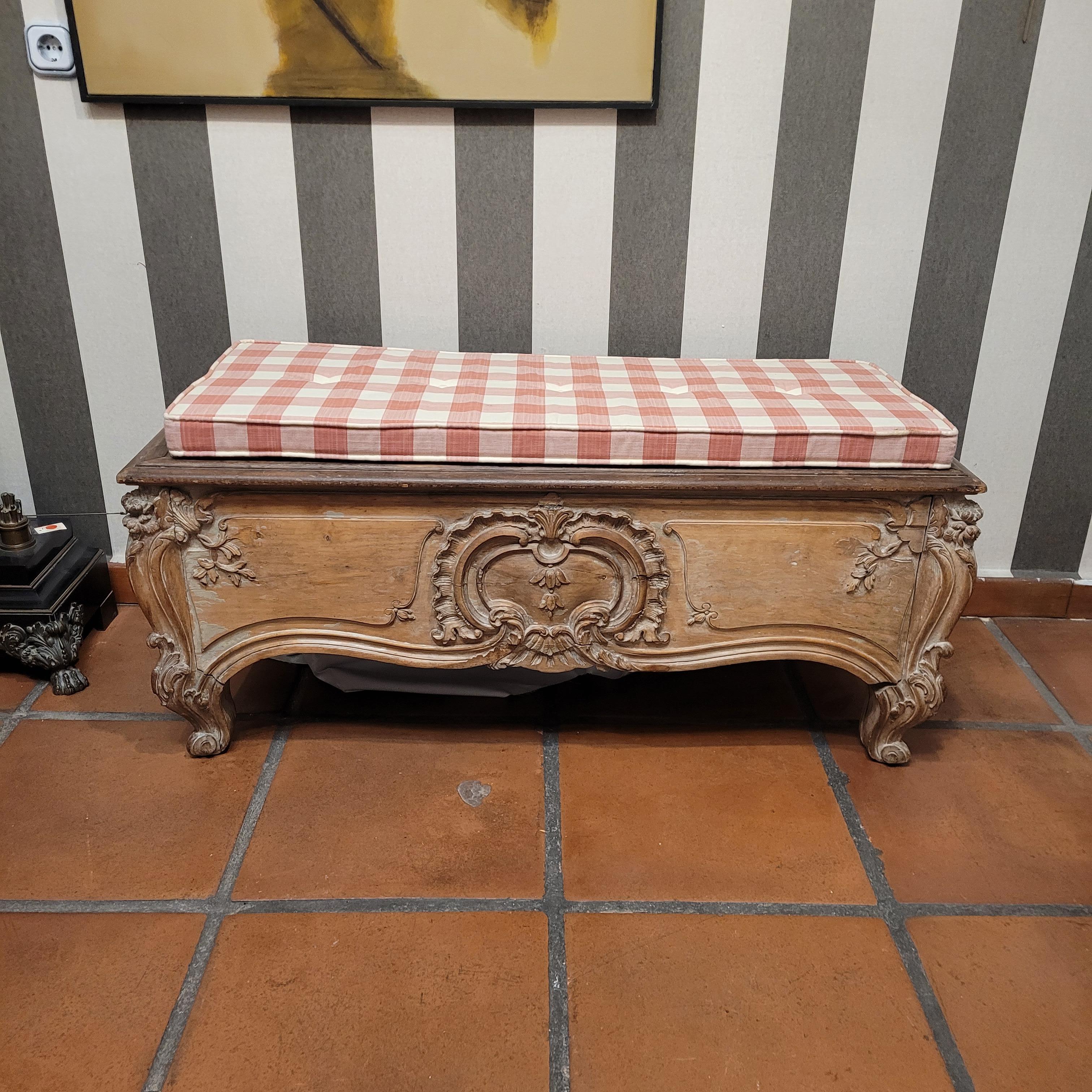 Français Napoléon III rose Banc Provençal  en bois lavé en vente 7