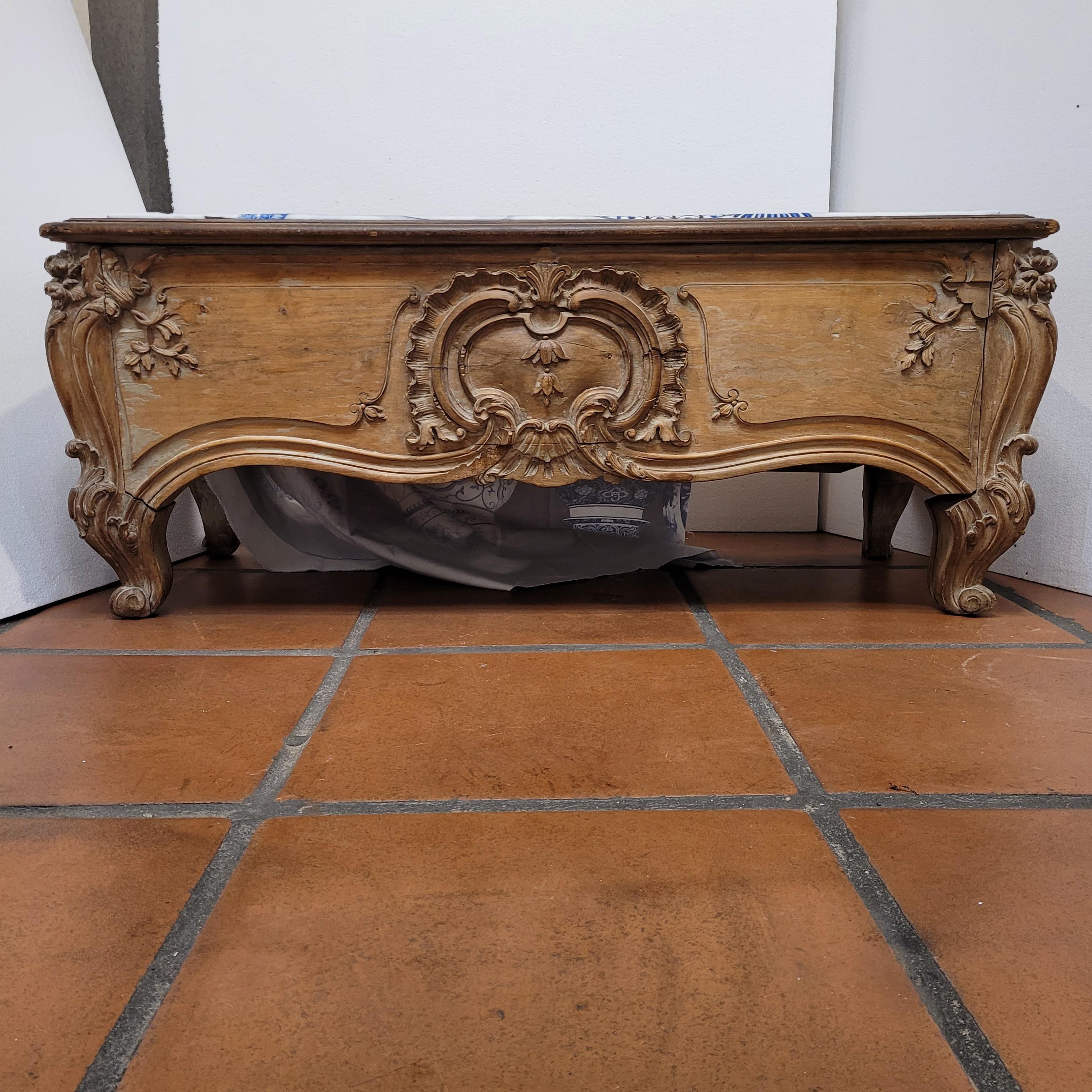 Fin du XIXe siècle Français Napoléon III rose Banc Provençal  en bois lavé en vente