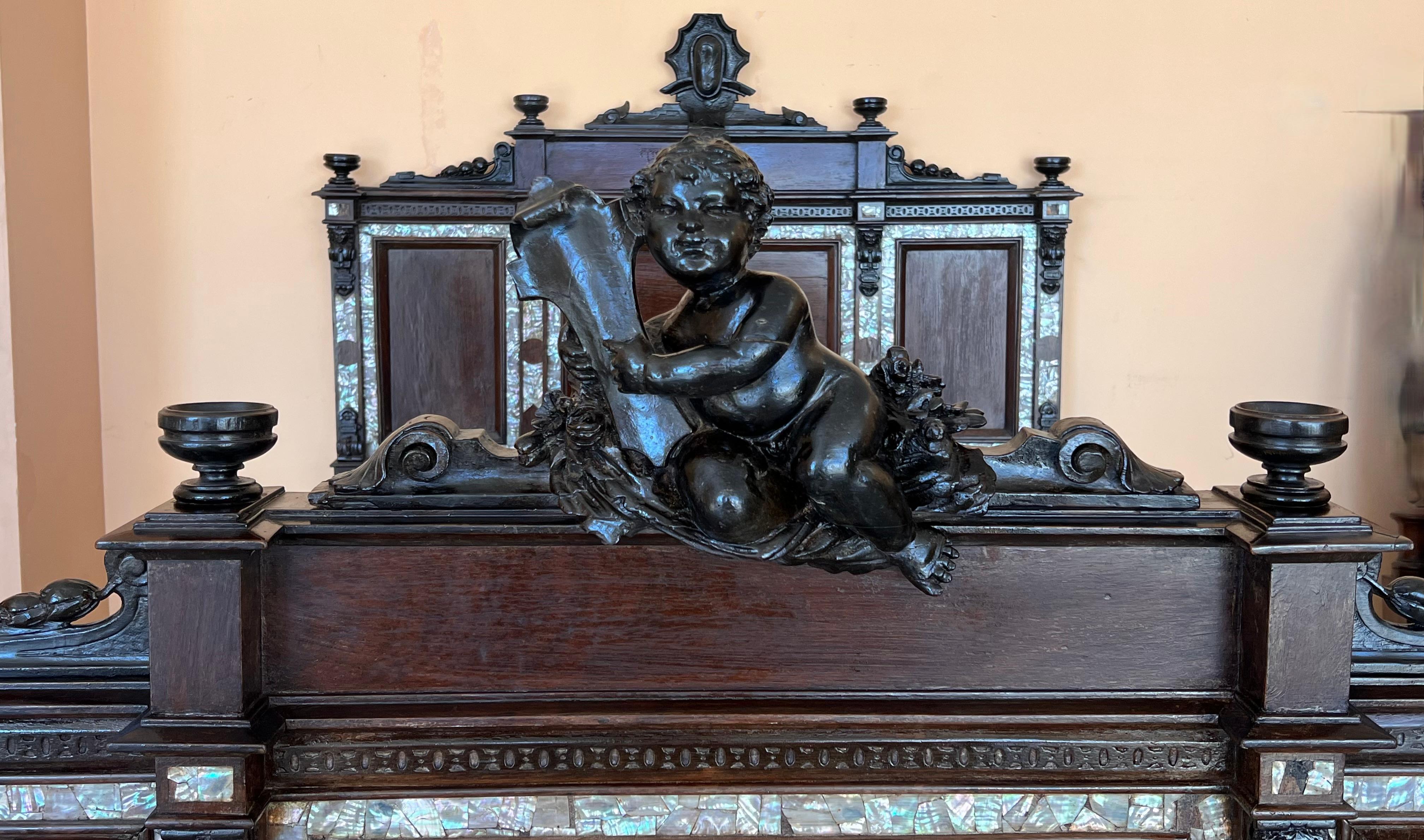 French Napoleon III Black Carved Ebonized Bed with Cherubs  In Good Condition For Sale In Miami, FL