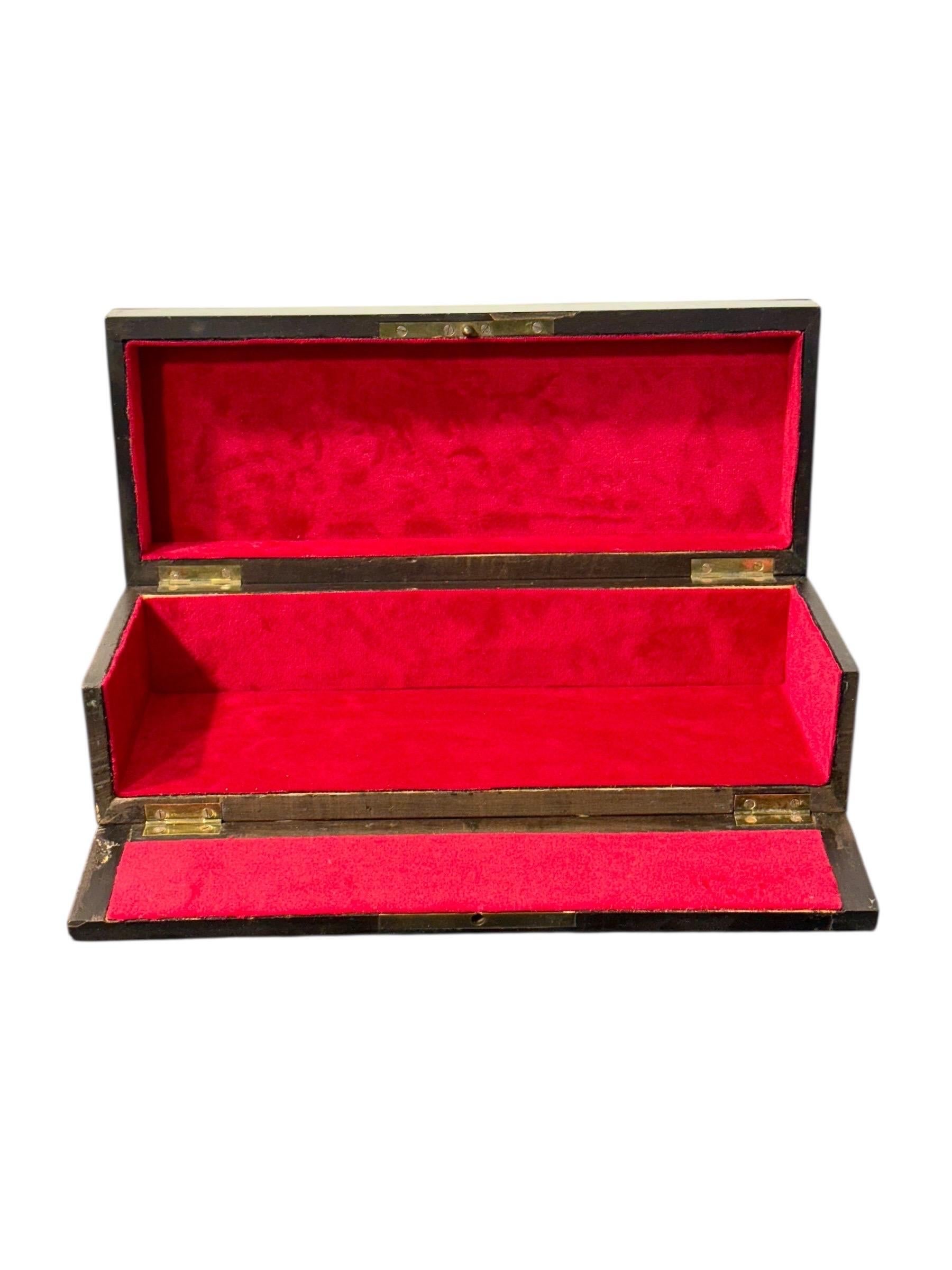 Scatola francese in lacca nera Napoléon III con cartiglio in stile Boulle in vendita 2