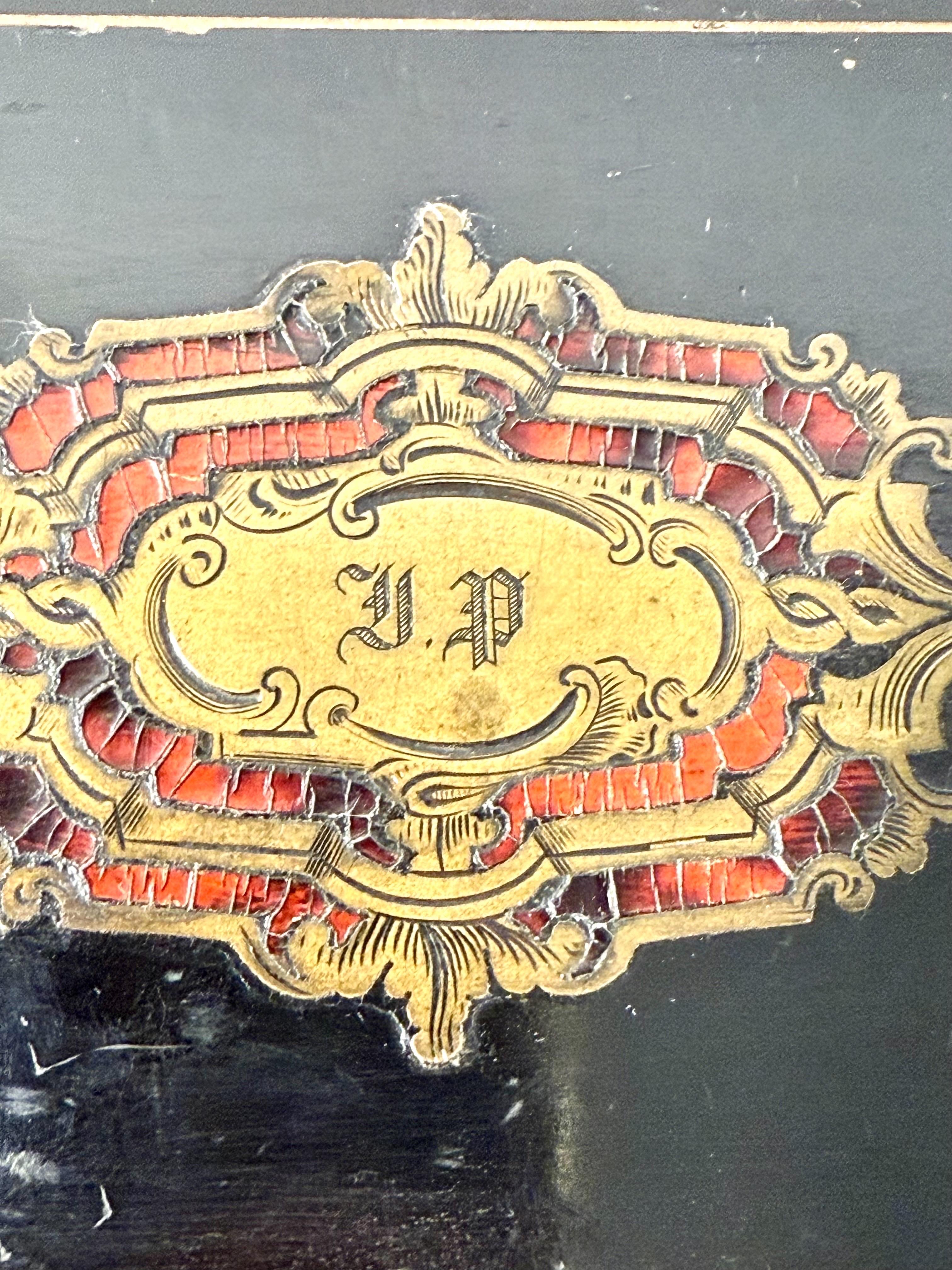 Scatola francese in lacca nera Napoléon III con cartiglio in stile Boulle in vendita 7