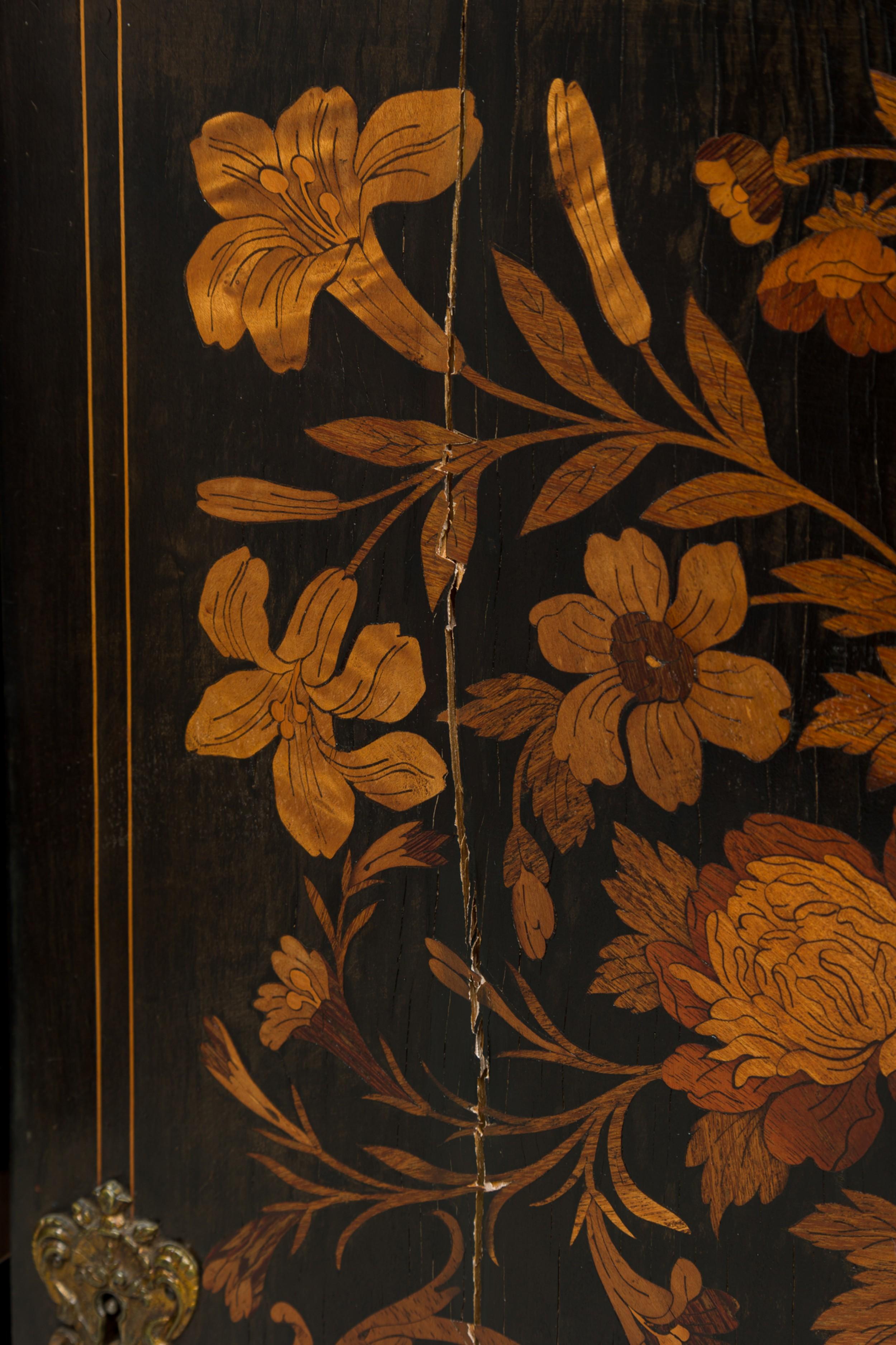 French Napoleon III Bone and Wood Floral Inlaid Credenza Cabinet For Sale 5