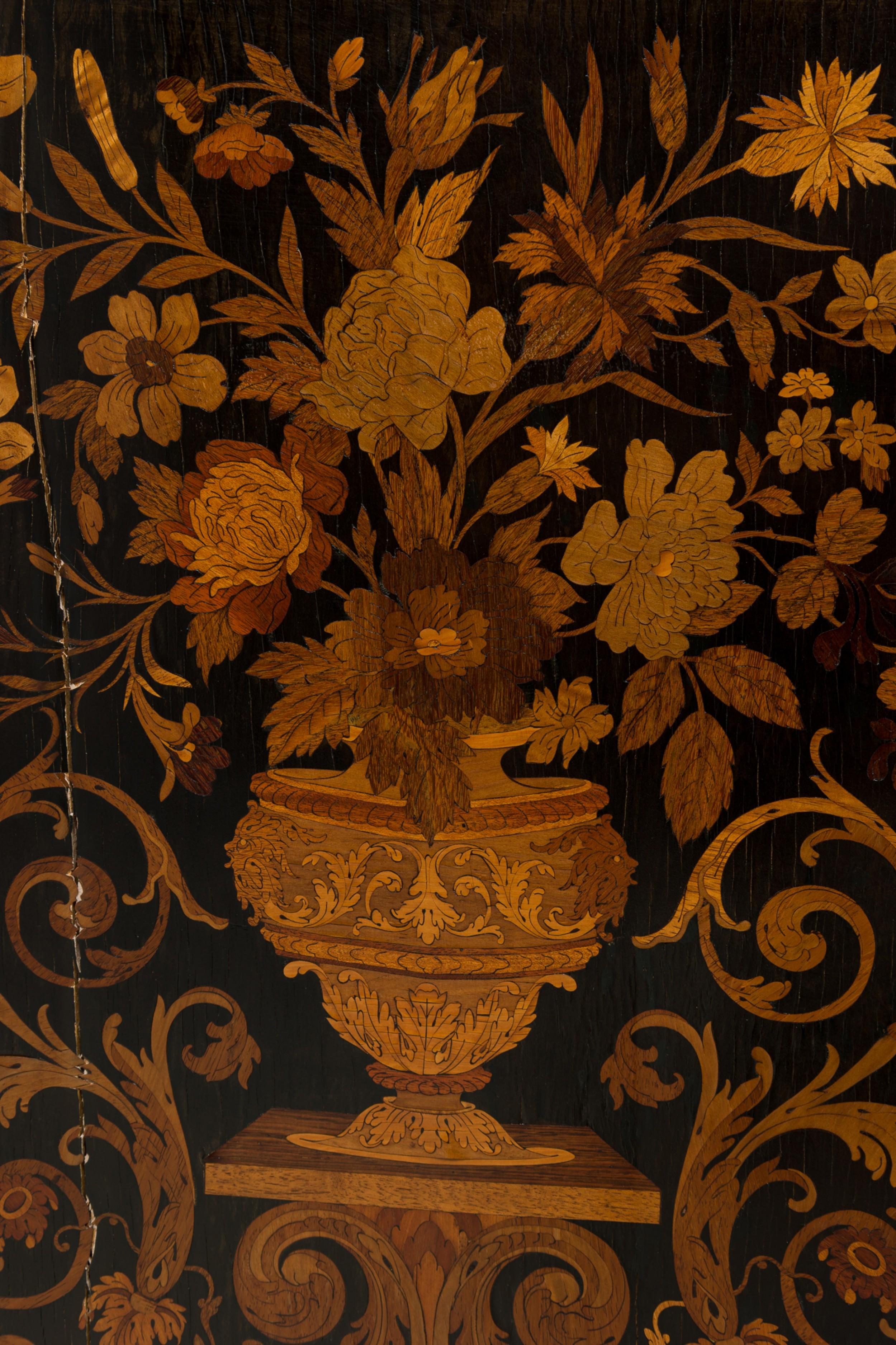 French Napoleon III Bone and Wood Floral Inlaid Credenza Cabinet For Sale 2