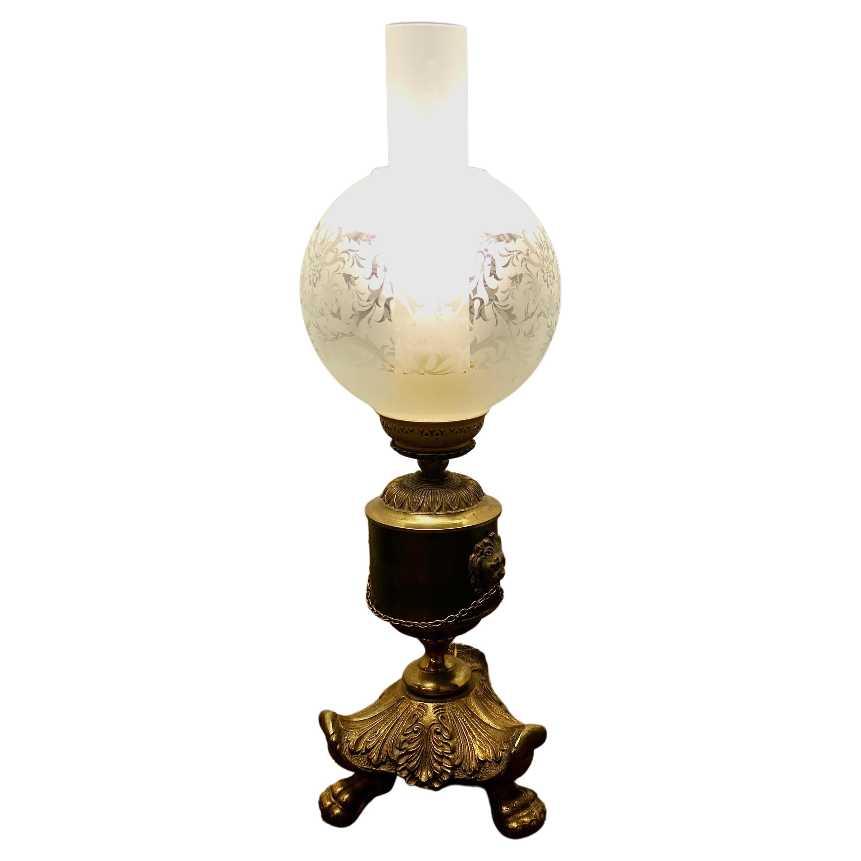 French Napoleon III Brass Oil Lamp Decorated with Lions and Chains  For Sale