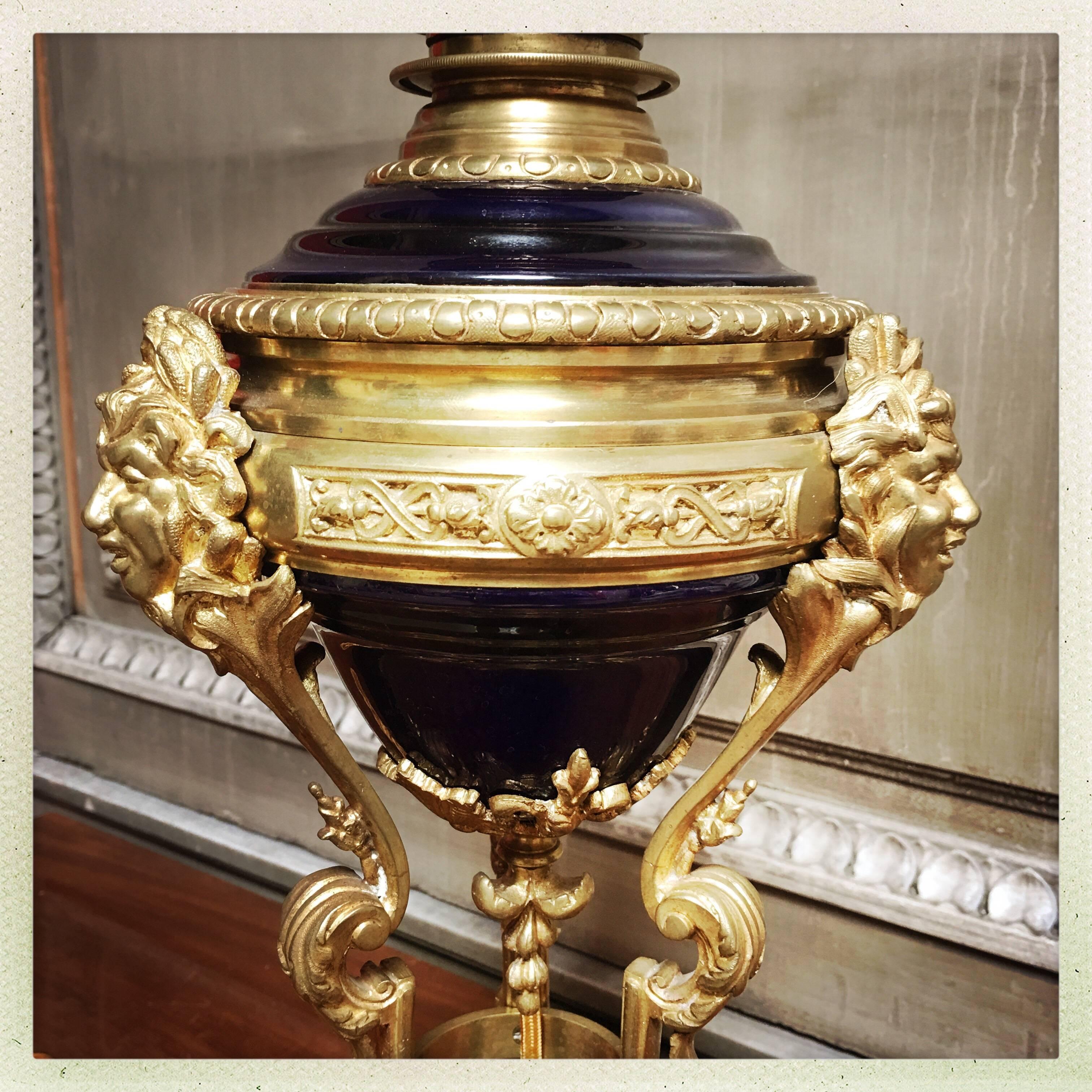 Base per lampada in bronzo e porcellana cobalto di Napoleone III.