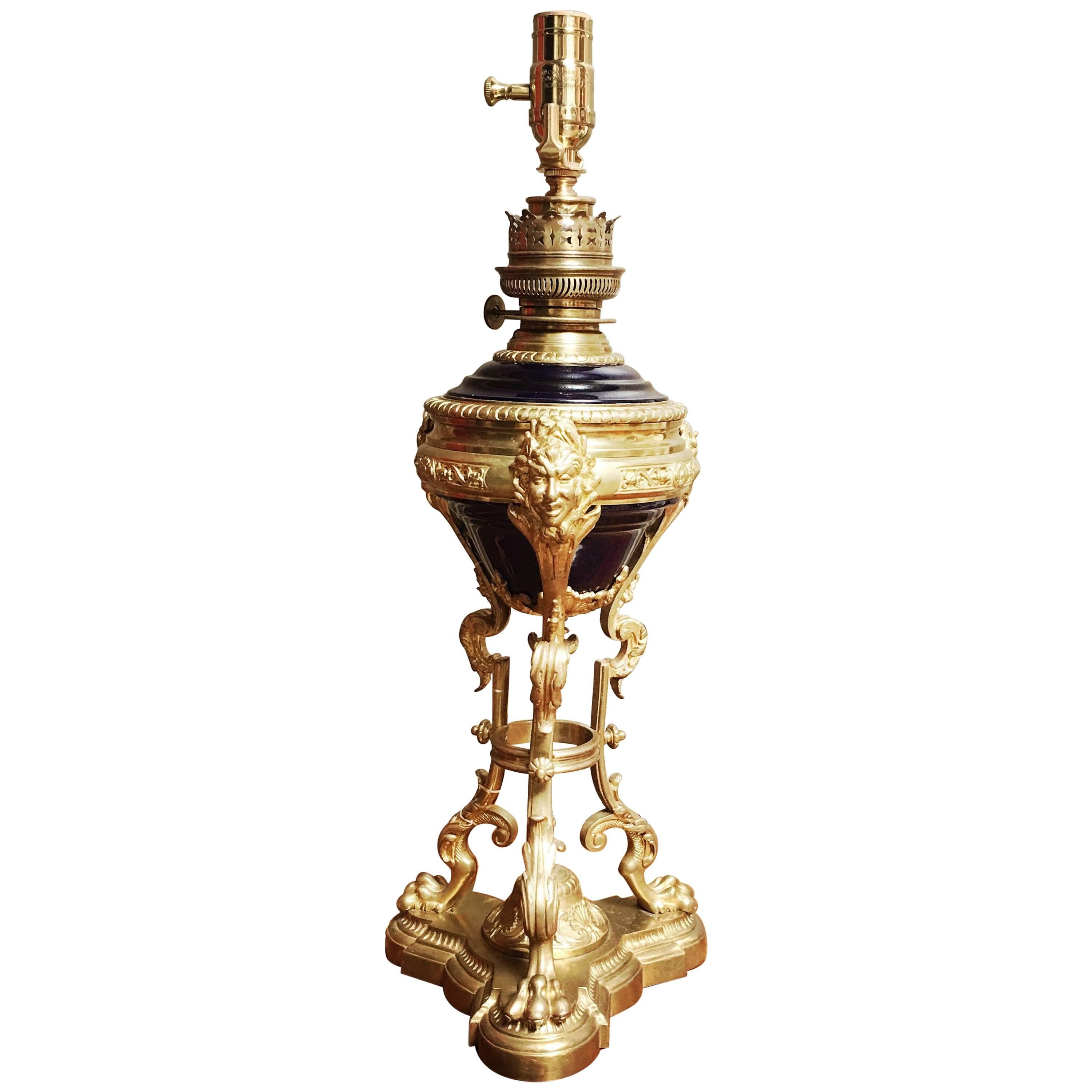 Base de lampe française Napoléon III en bronze et porcelaine cobalt
