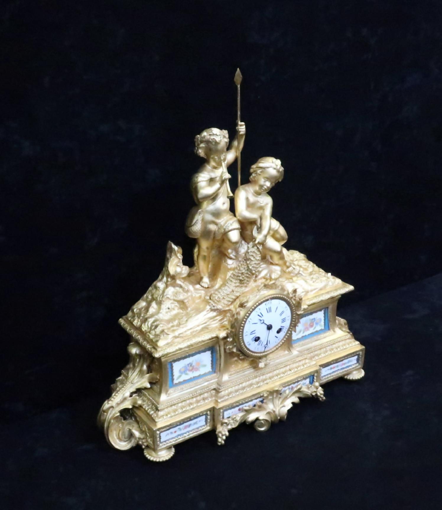 French Napoleon III Bronze Gilt and Porcelain Mantel Clock For Sale 2