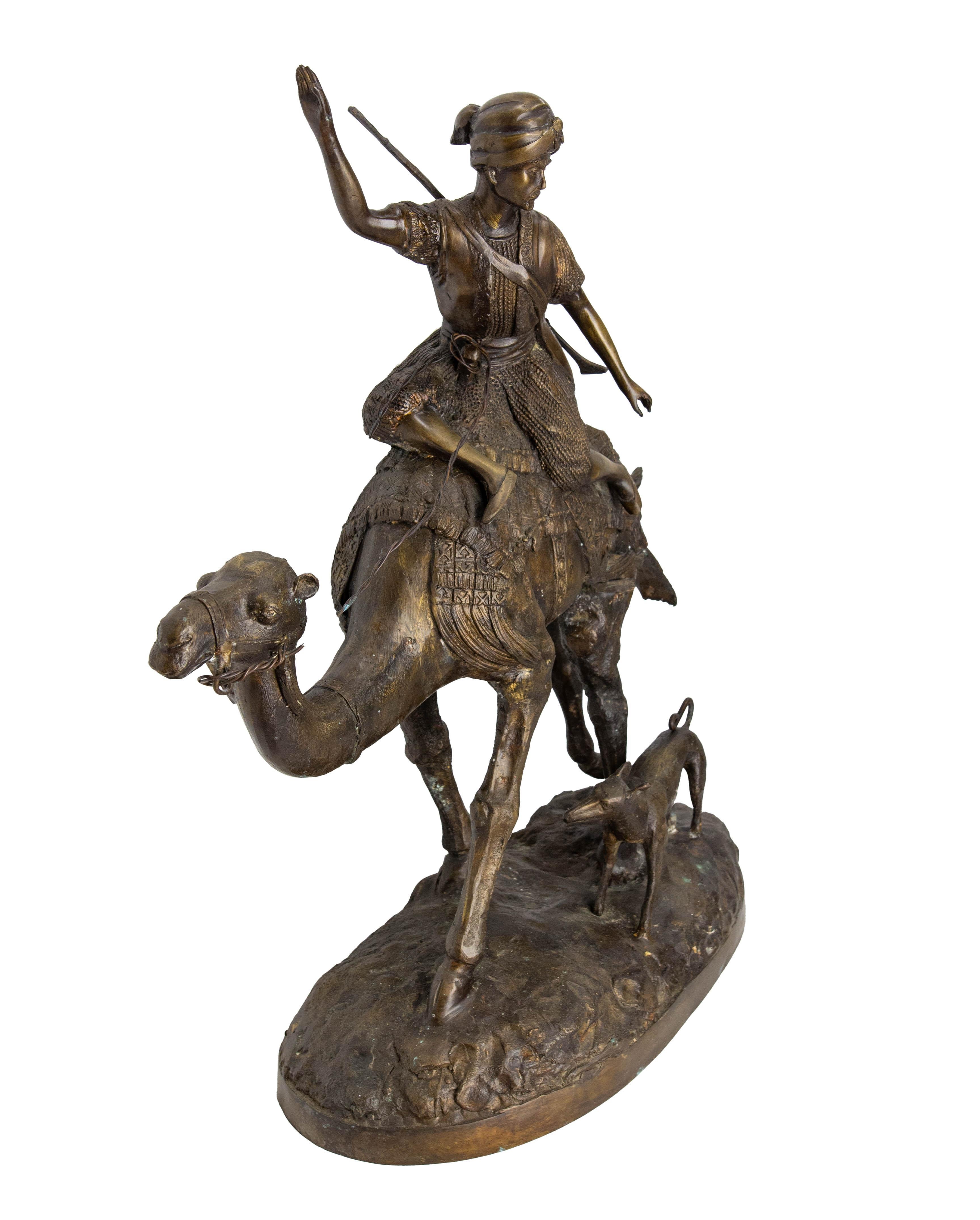 French Napoleon III Bronze Hunter Camel and Dog circa 1890 In Good Condition For Sale In Labrit, Landes