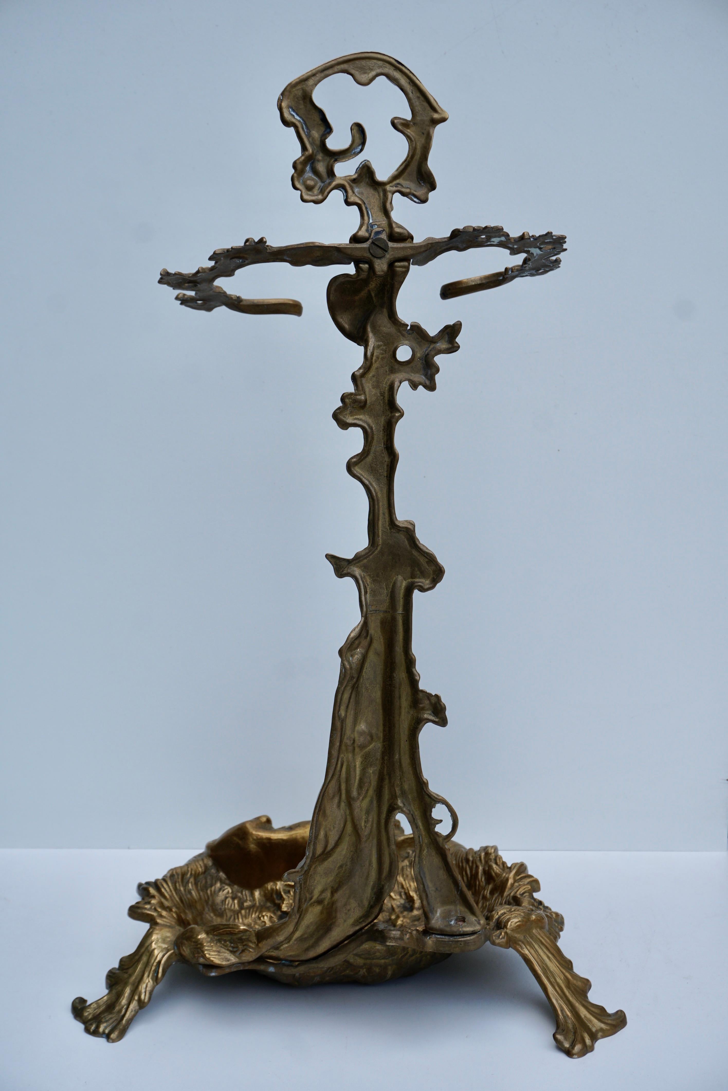  French Napoleon III Bronze Umbrella Stand with Hunt Motifs For Sale 4