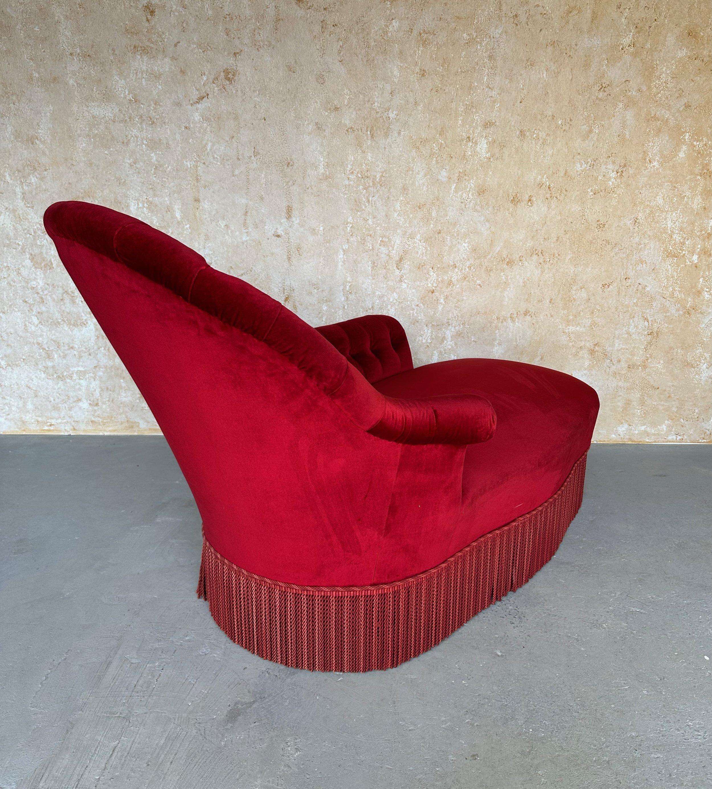 French Napoleon III Chaise in Red Velvet For Sale 6