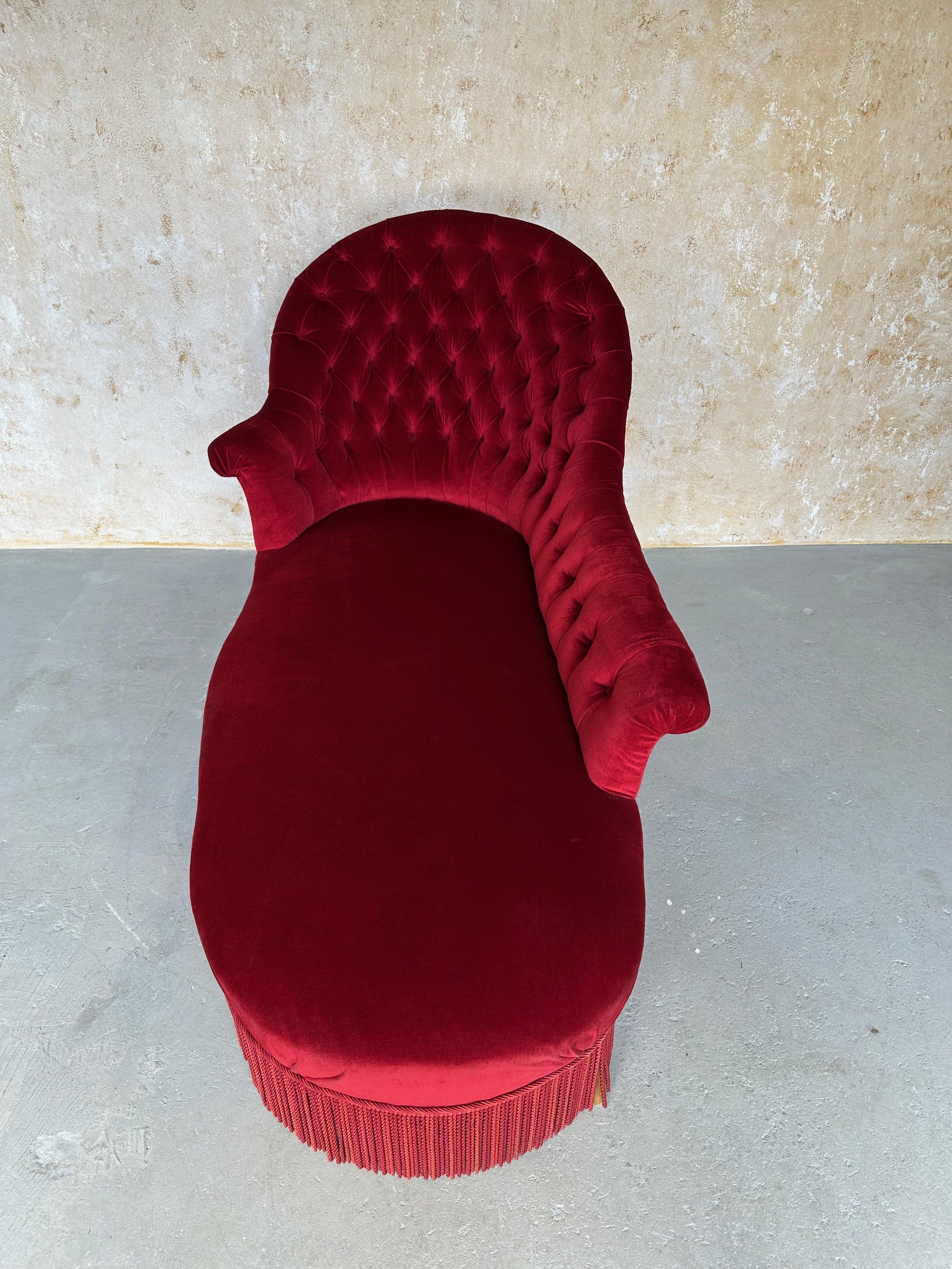 French Napoleon III Chaise in Red Velvet For Sale 10