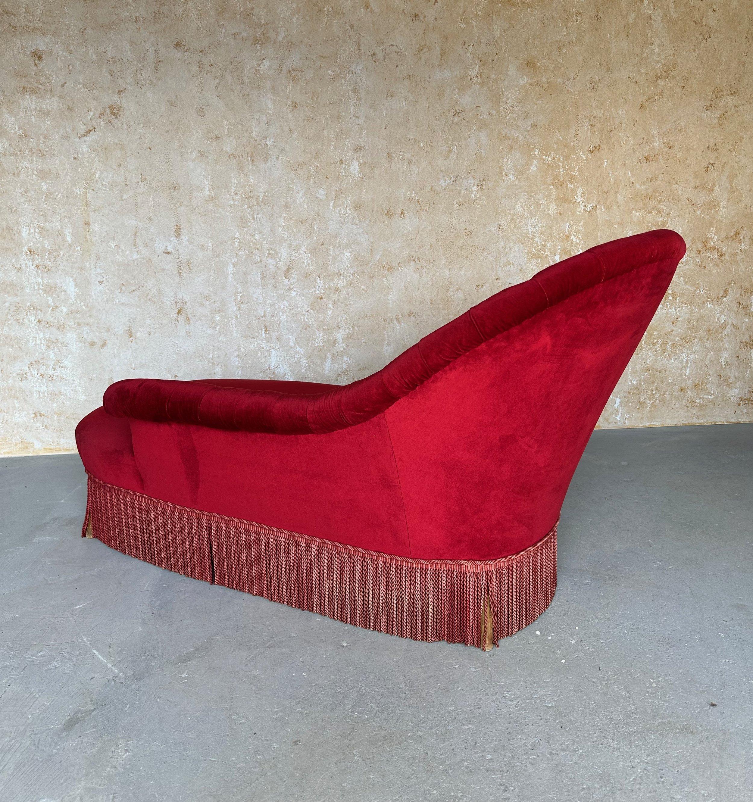 French Napoleon III Chaise in Red Velvet For Sale 11