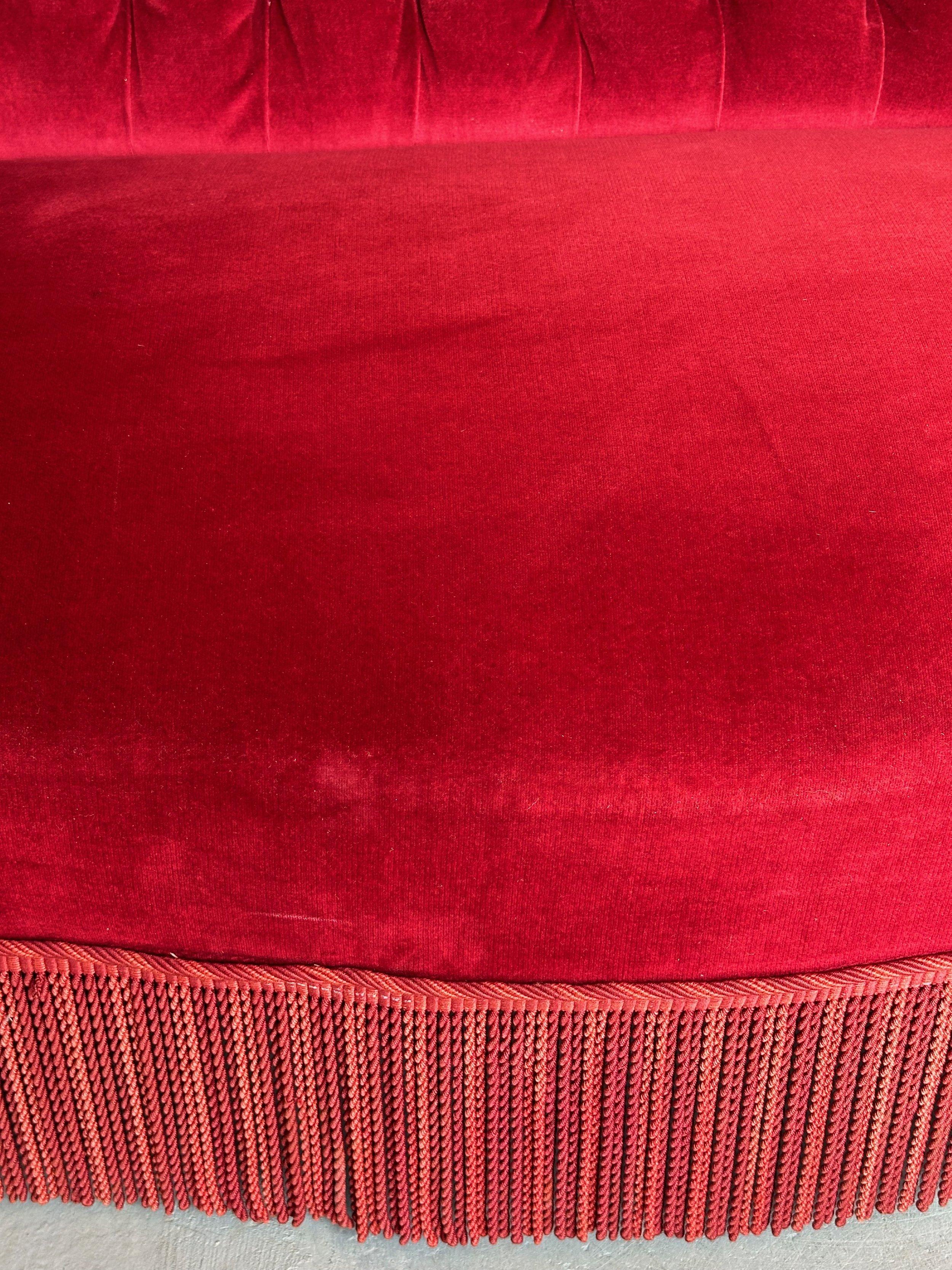 French Napoleon III Chaise in Red Velvet For Sale 13