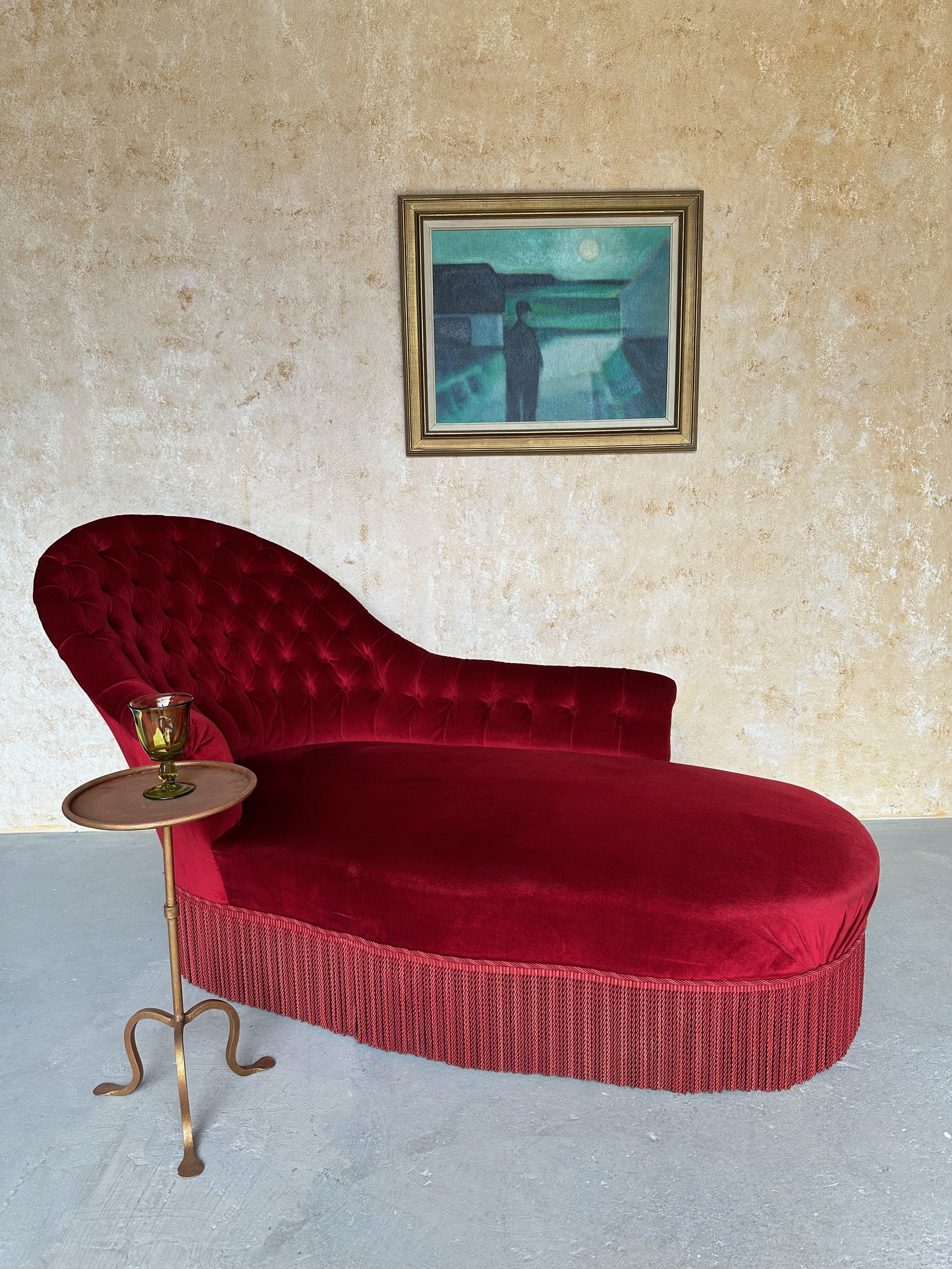 French Napoleon III Chaise in Red Velvet In Good Condition For Sale In Buchanan, NY