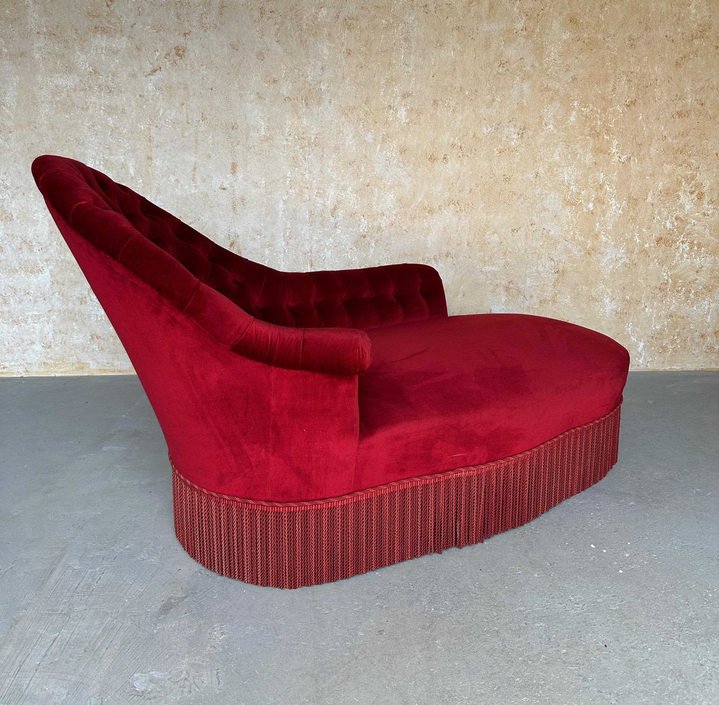 19th Century French Napoleon III Chaise in Red Velvet For Sale