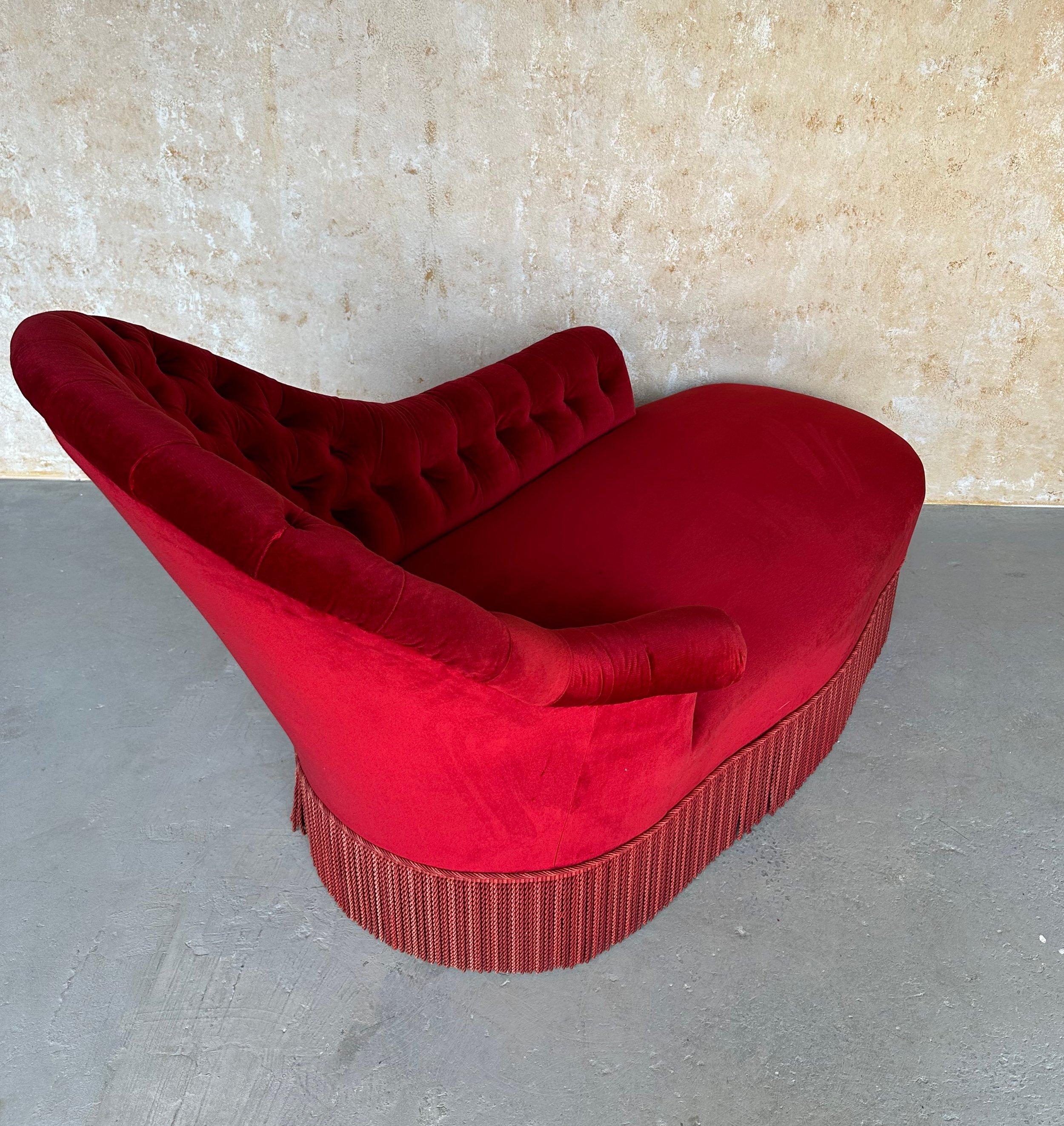 French Napoleon III Chaise in Red Velvet For Sale 1