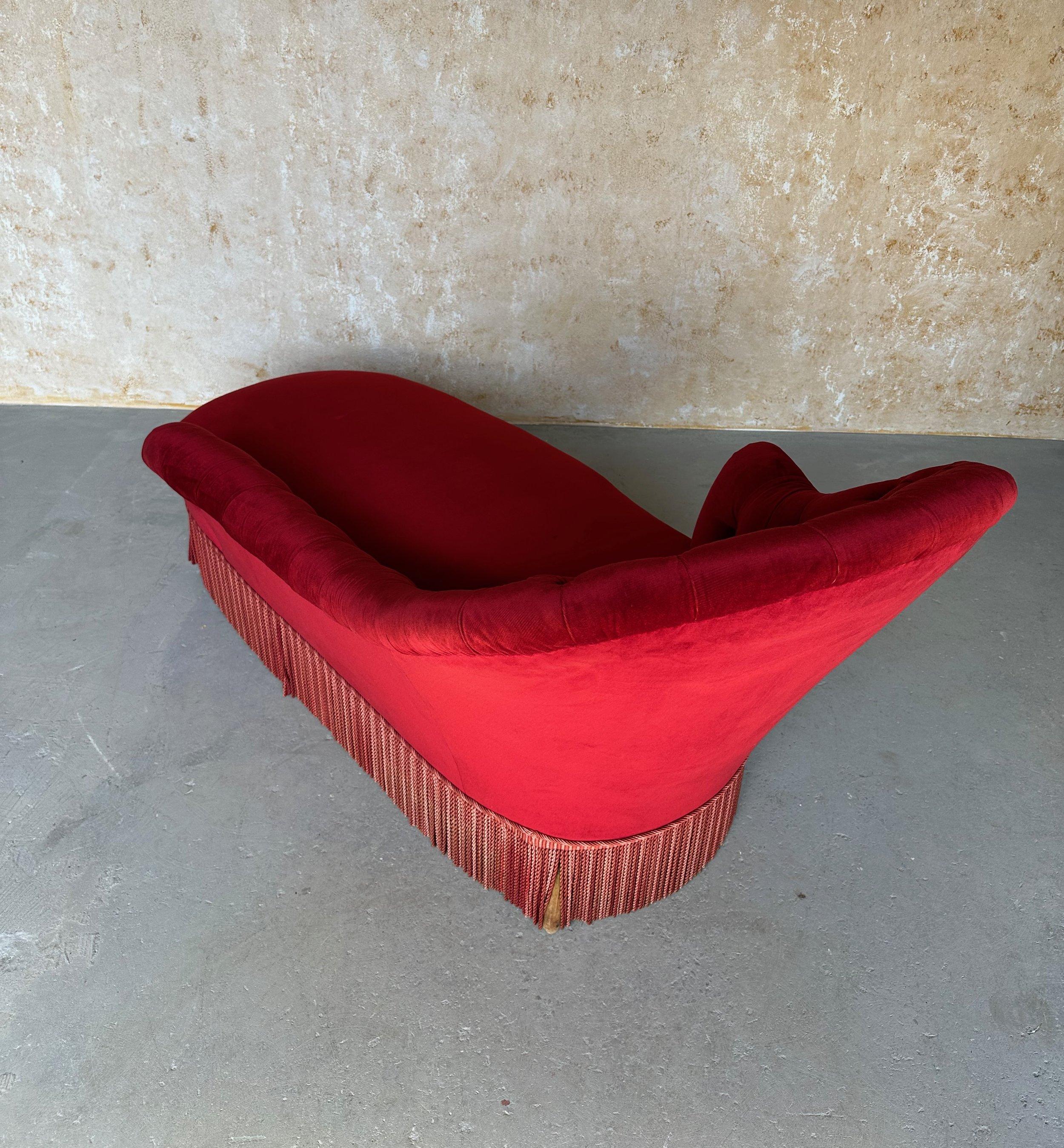 French Napoleon III Chaise in Red Velvet For Sale 2