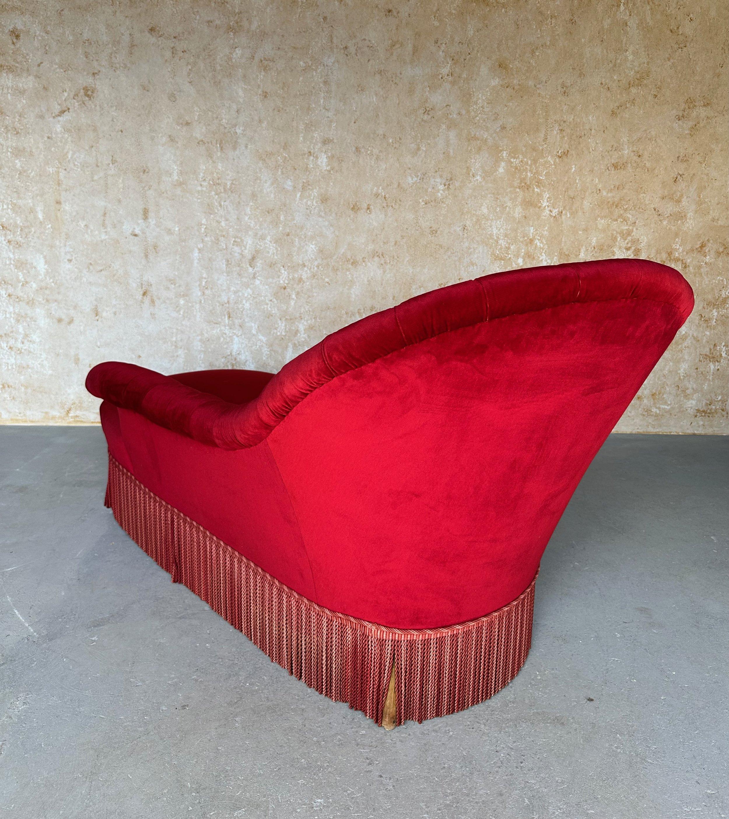 French Napoleon III Chaise in Red Velvet For Sale 4
