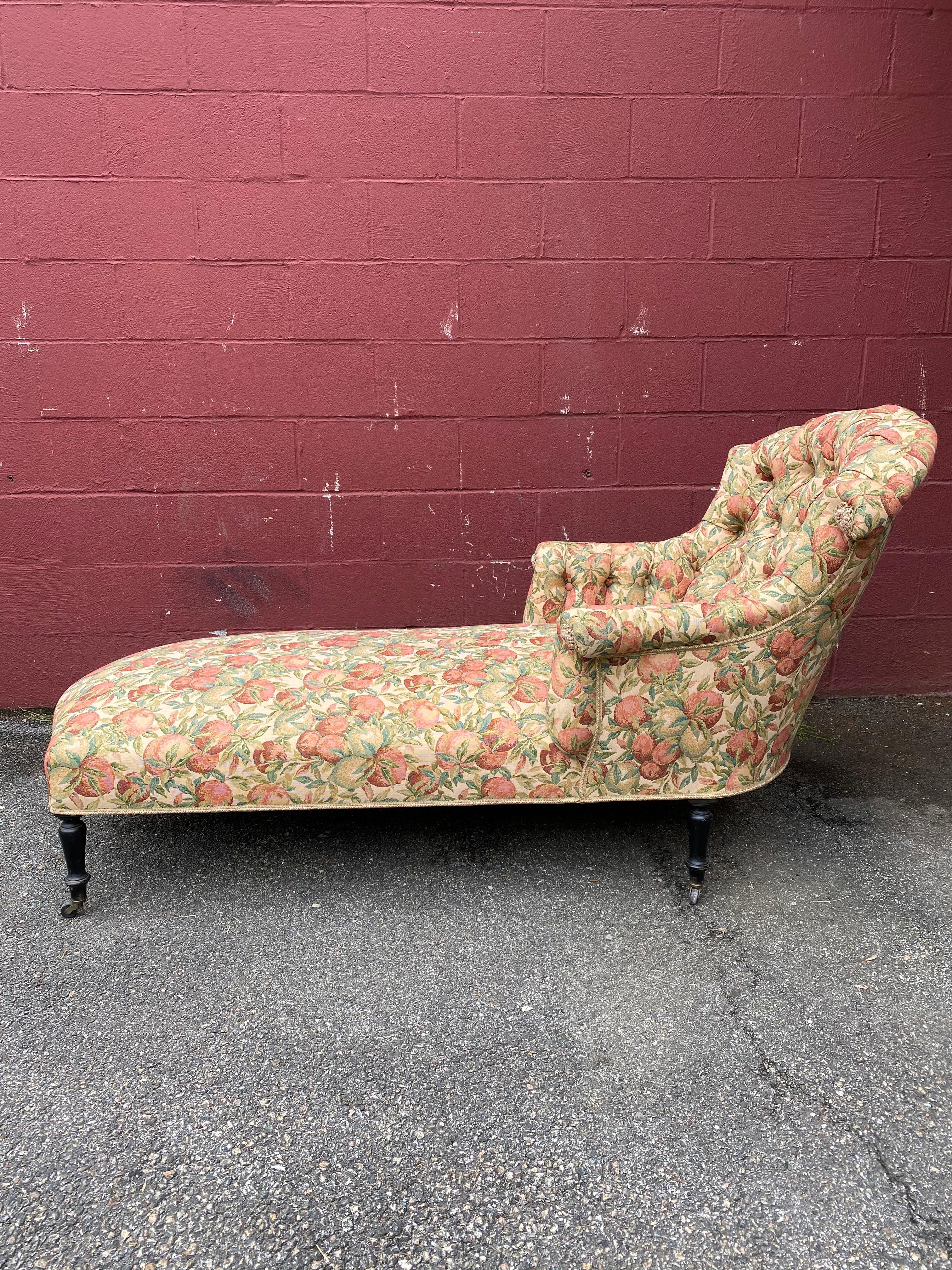French Napoleon III Chaise with Tufted Back In Good Condition In Buchanan, NY