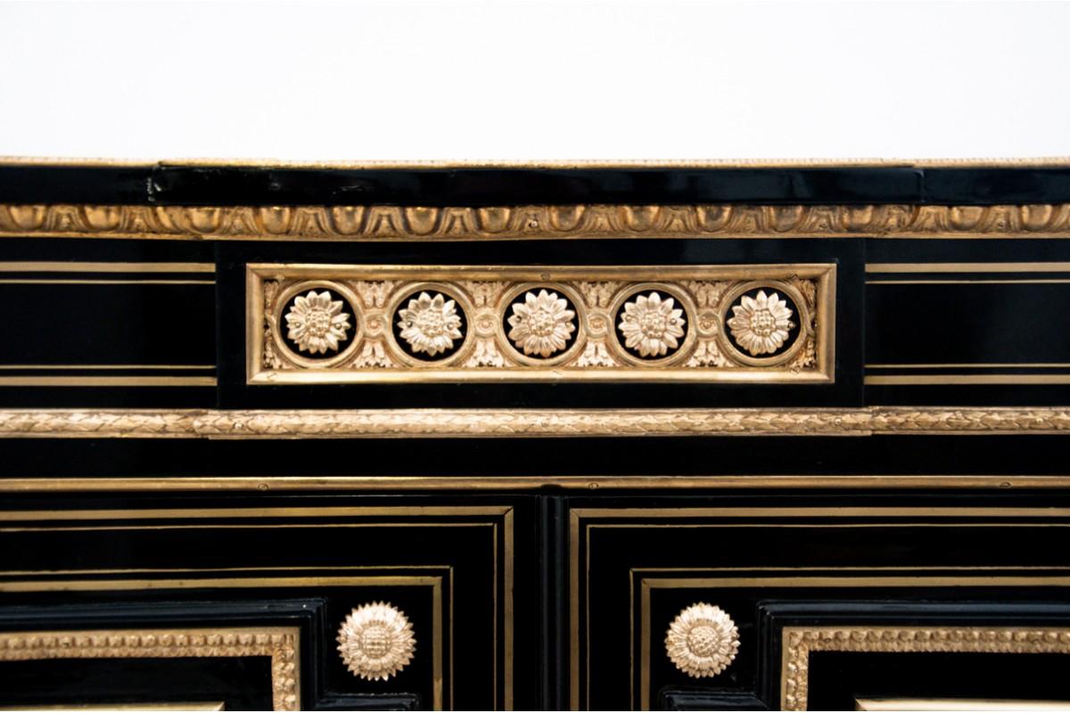 Nutwood French Napoleon III Chest of Drawers, circa 1860 For Sale