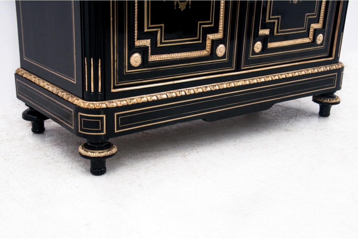 French Napoleon III Chest of Drawers, circa 1860 For Sale 3