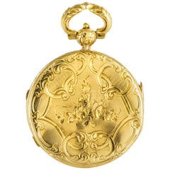 Antique French Napoleon III Chiseled 18 Karat Yellow Gold Locket Pendant