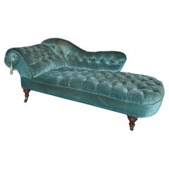 Antique French Napoleon III Curved and Tufted Chaise Longue