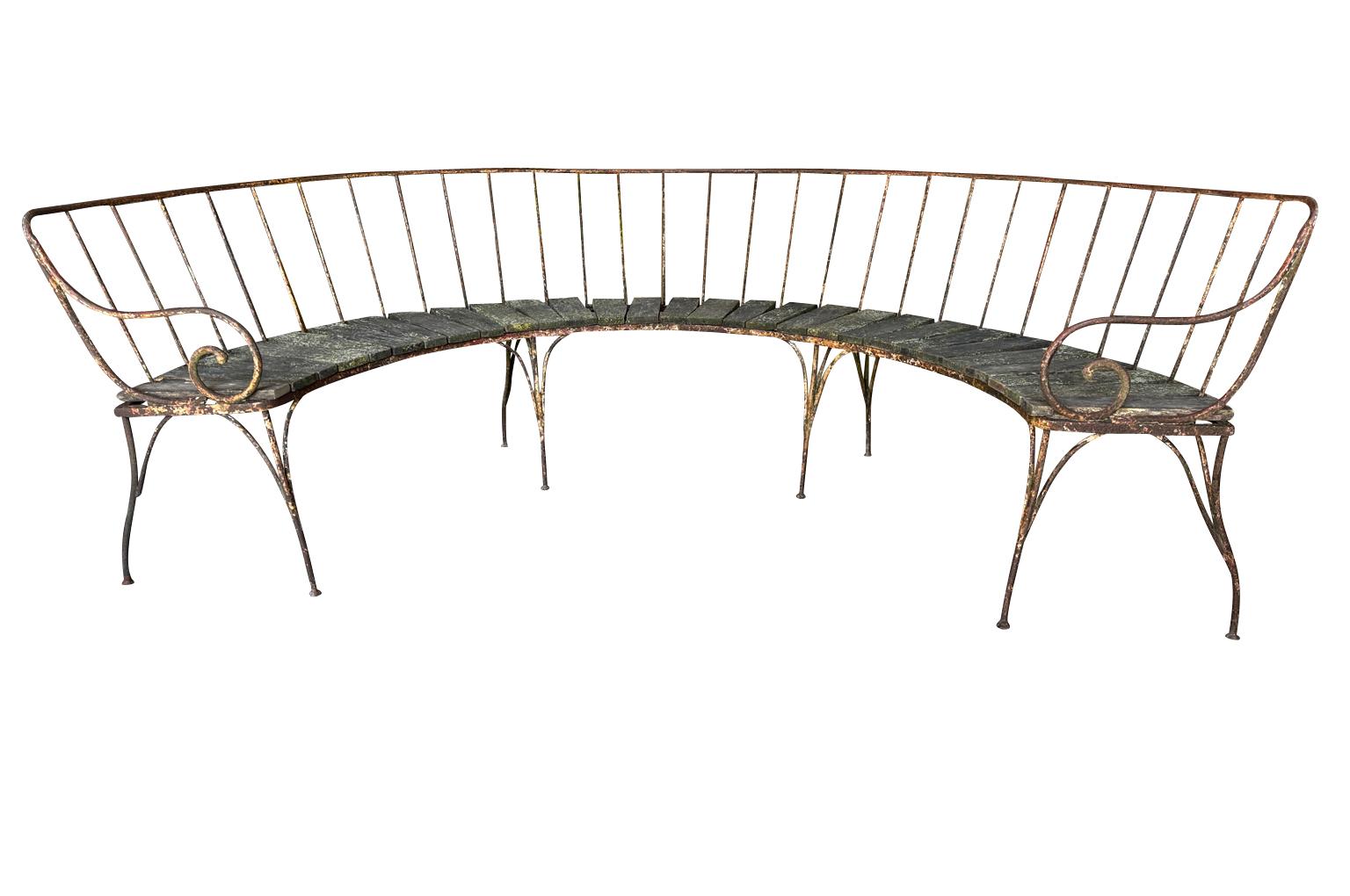 banc demi-lune exterieur