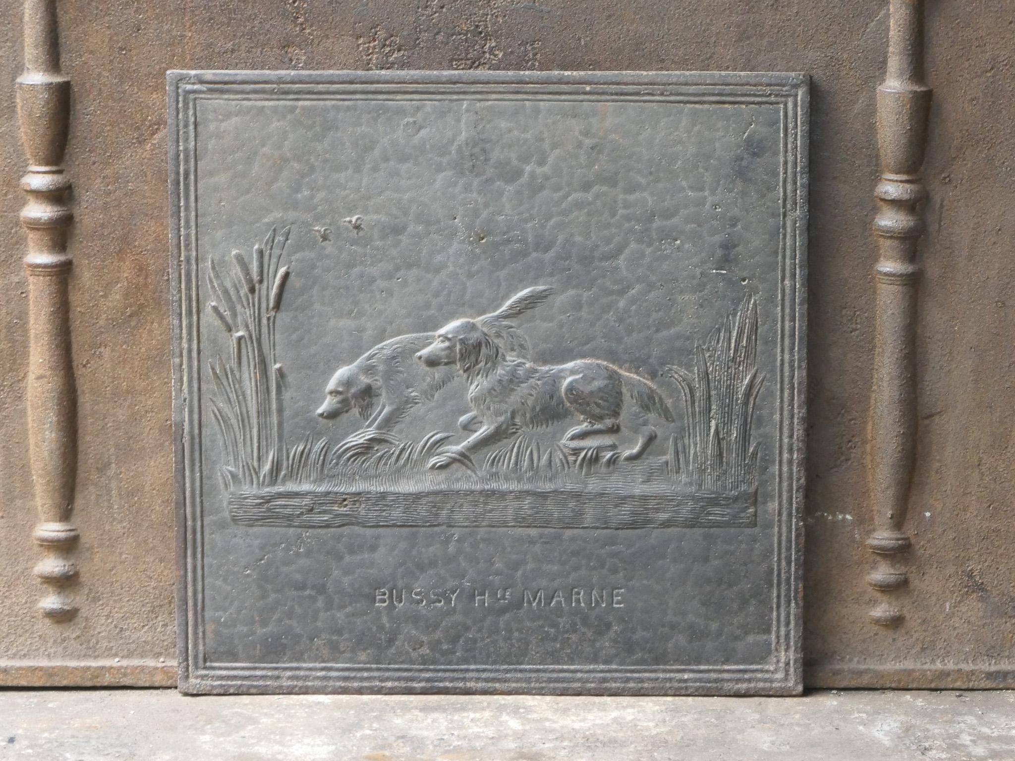 French Napoleon III 'Dogs' Fireback / Backsplash, 19th - 20th Century In Good Condition For Sale In Amerongen, NL